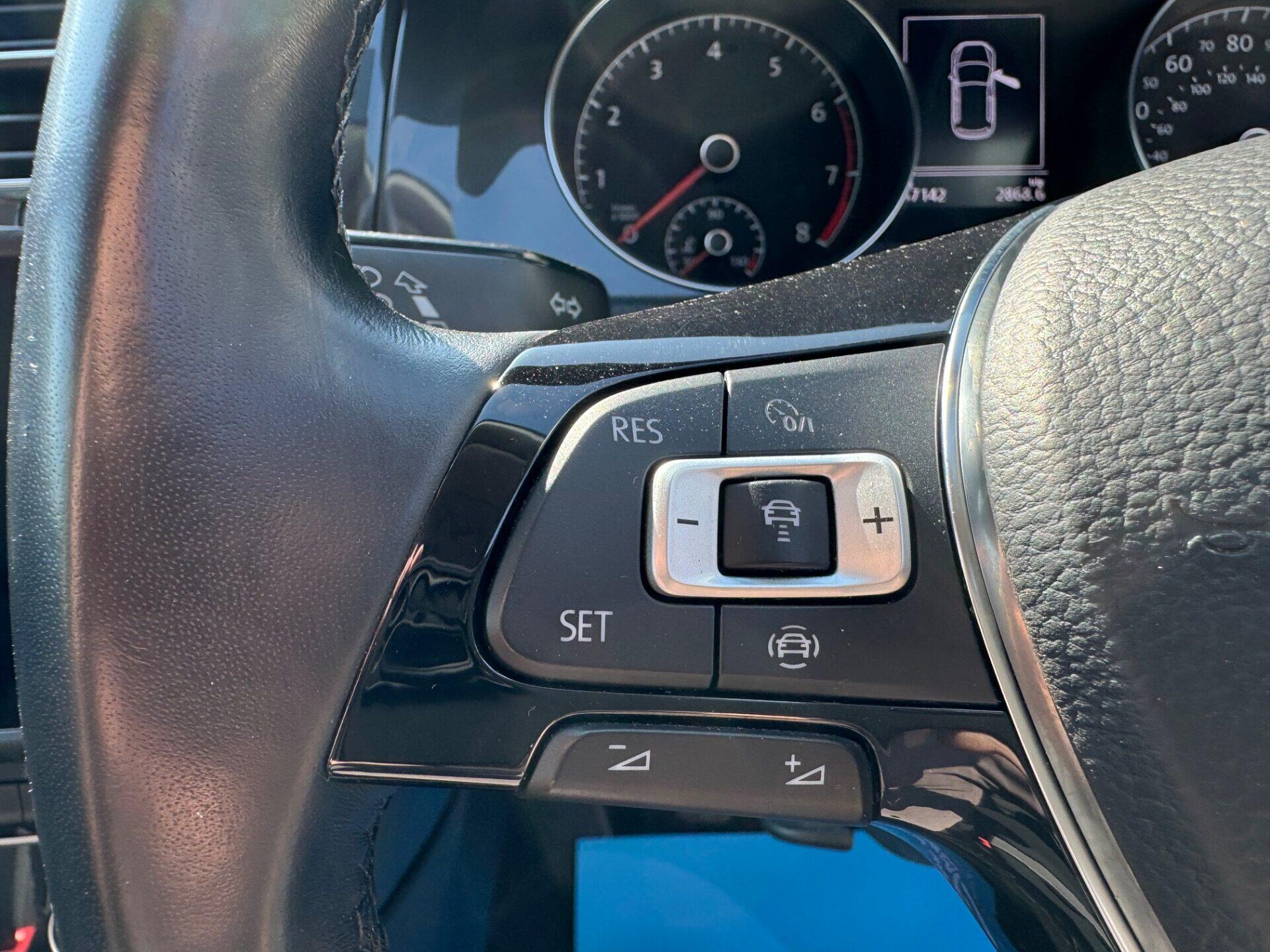 Volkswagen Golf view 55
