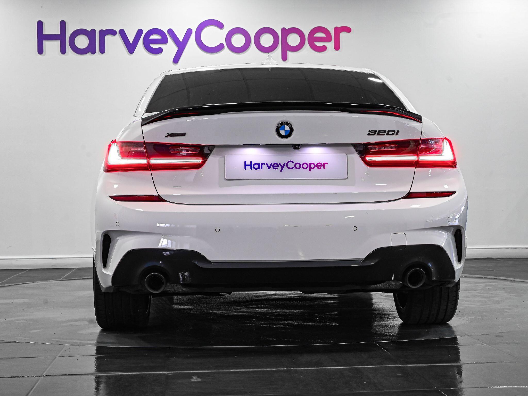 BMW 3 Series view 23