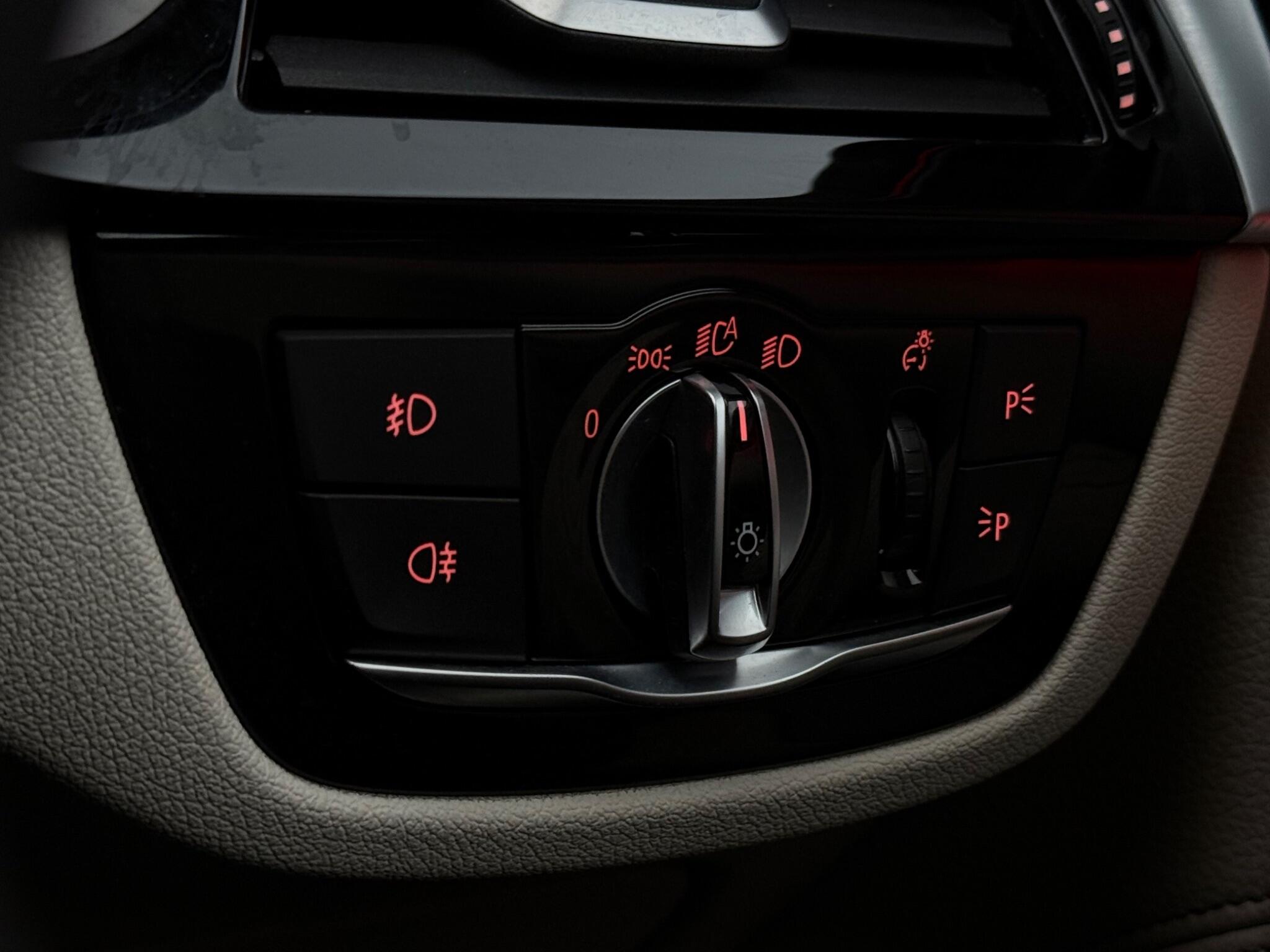 BMW 5 Series view 19