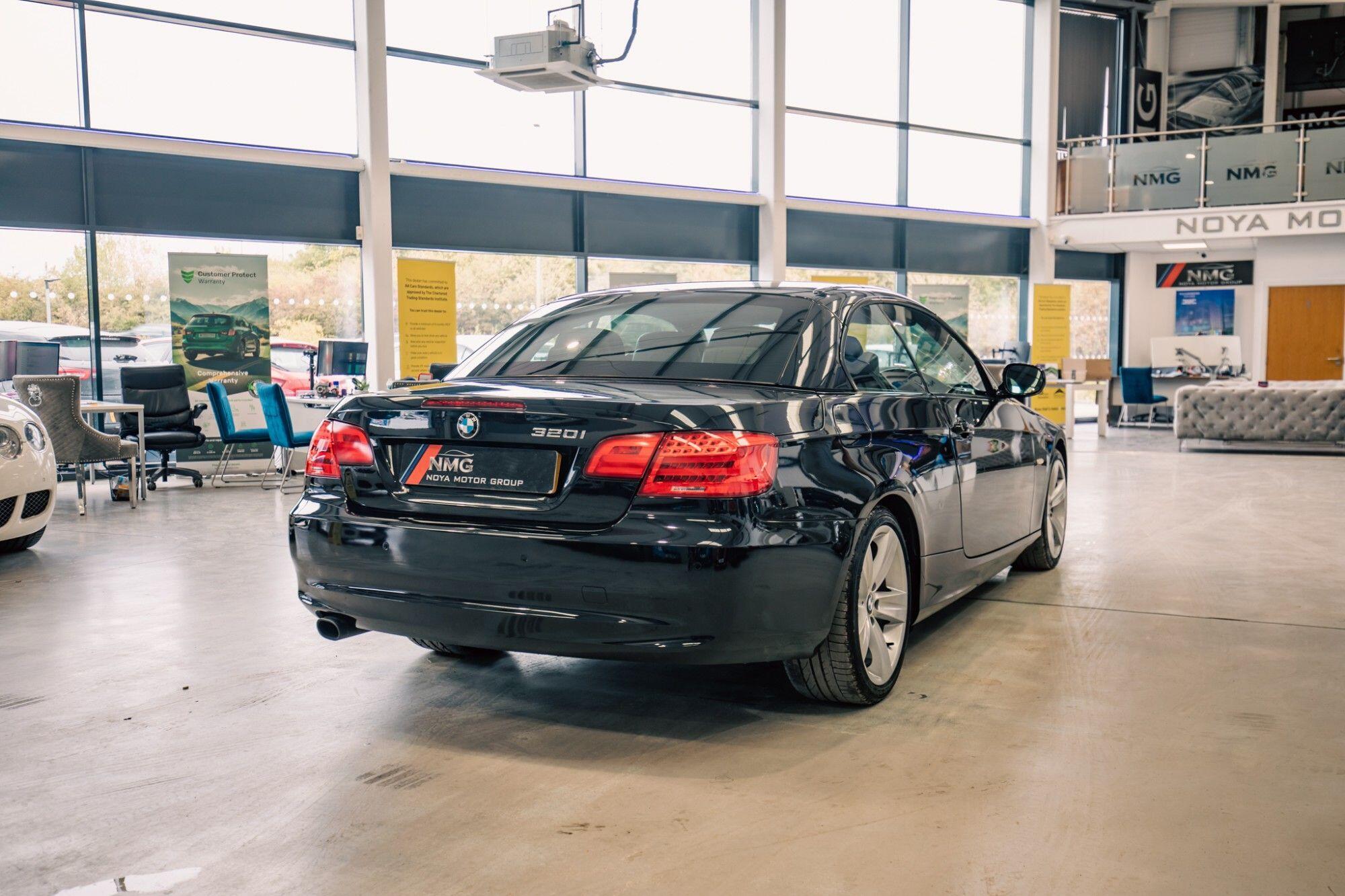 BMW 3 Series view 26