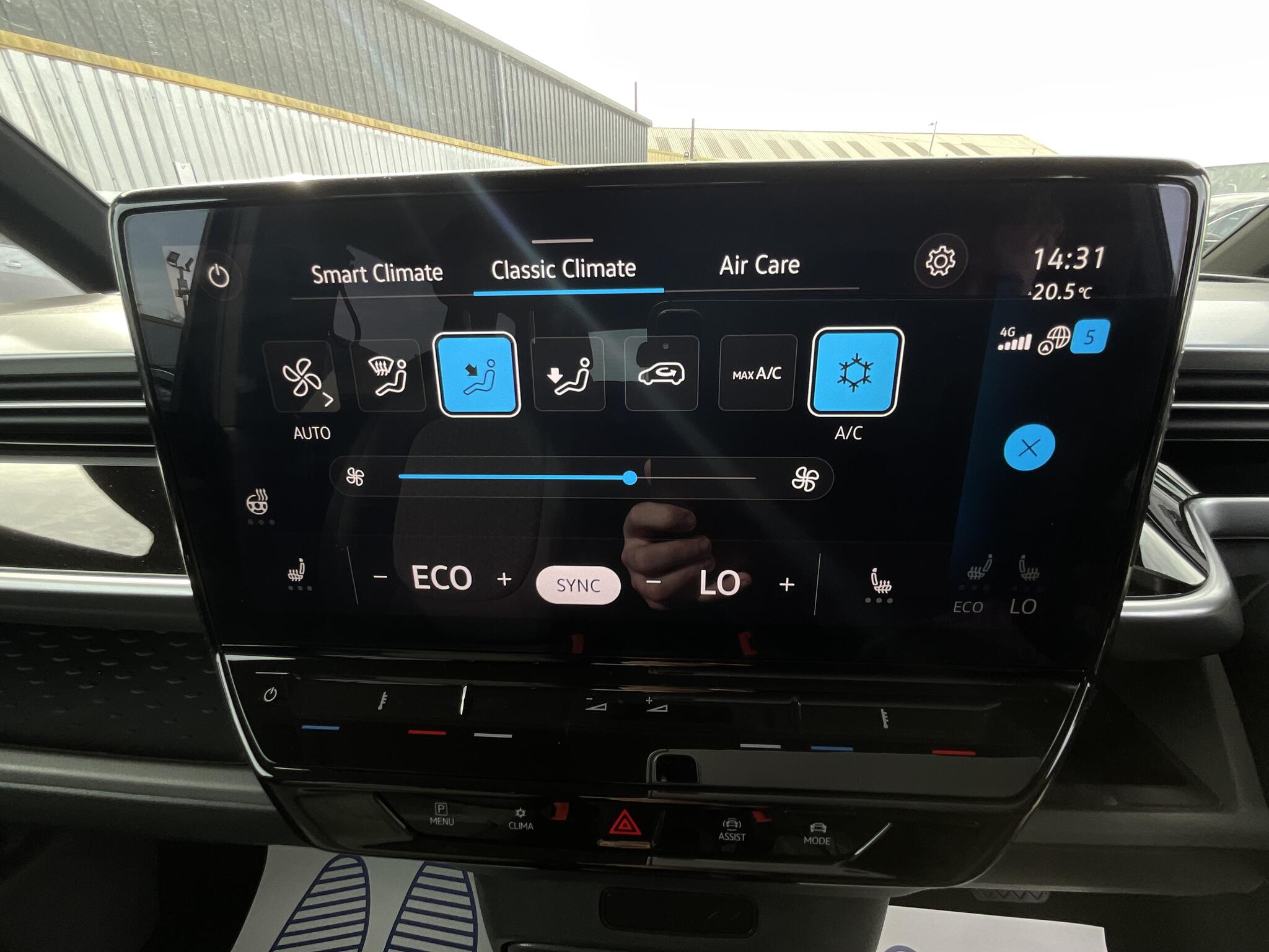 Volkswagen Id. Buzz view 31