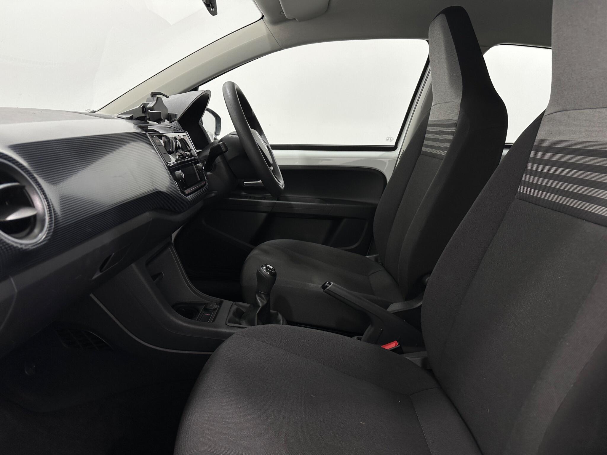Volkswagen Up! view 29