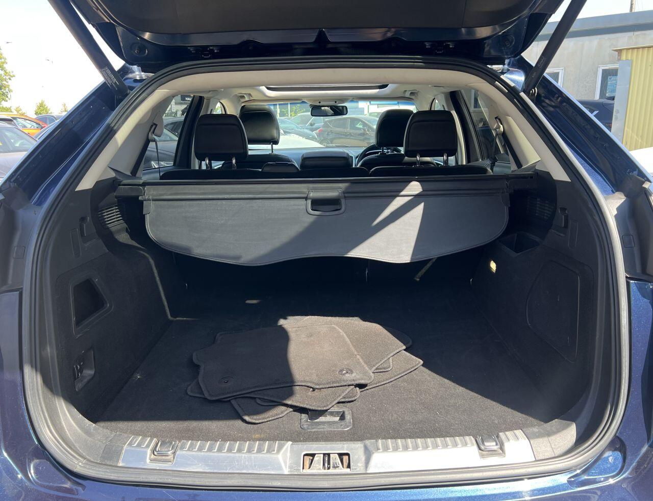 Ford Edge view 10