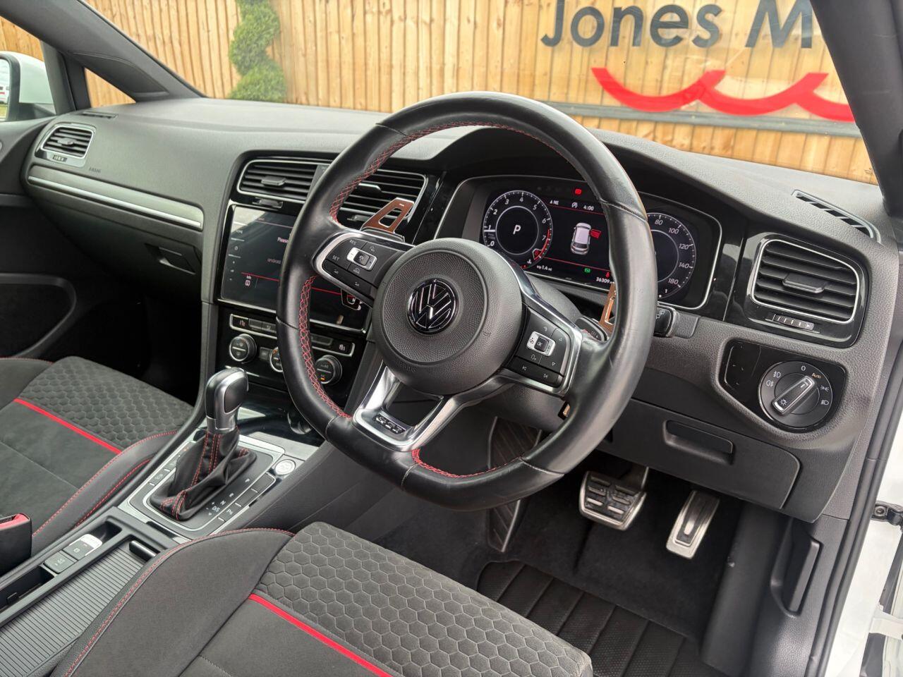 Volkswagen Golf view 19