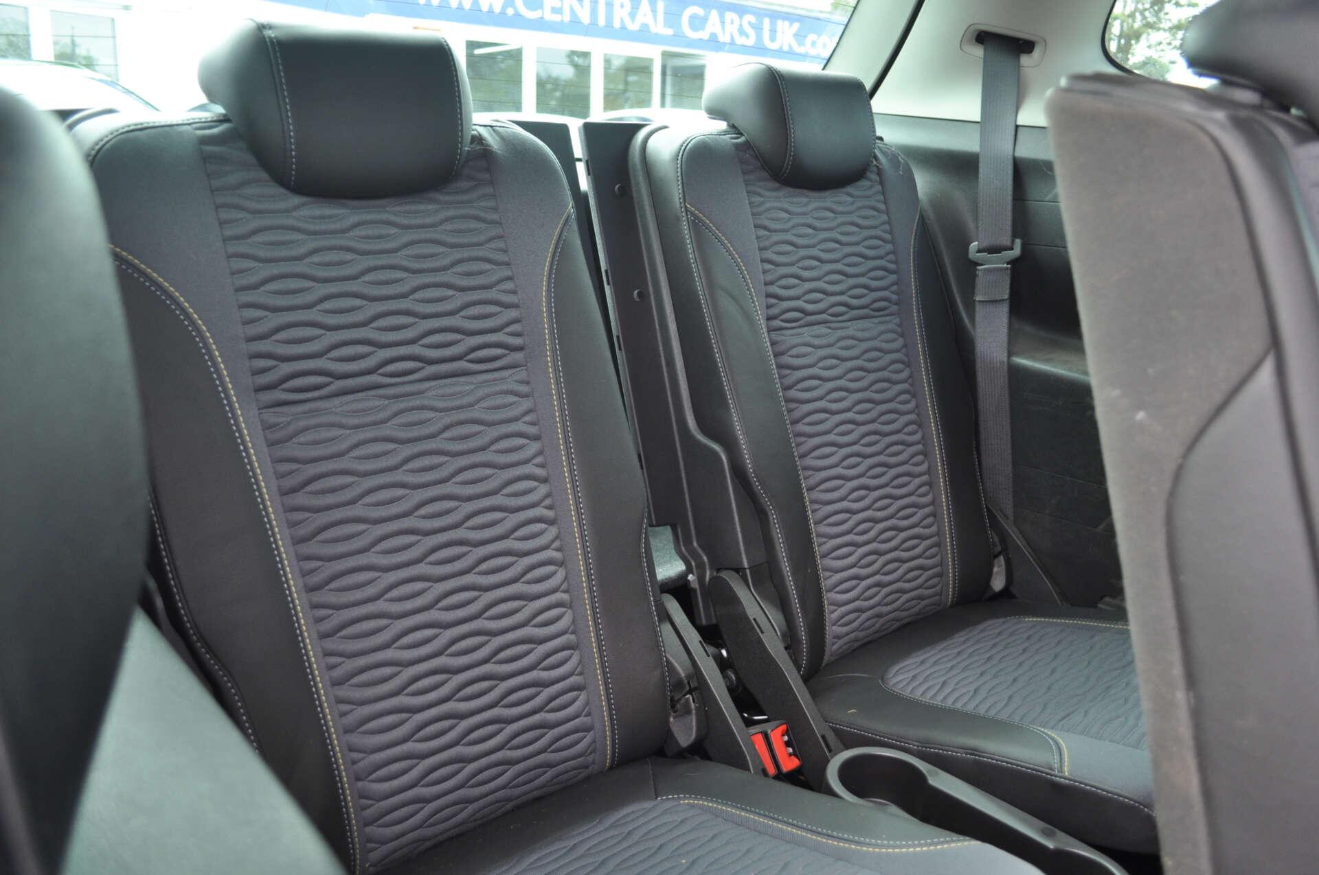 Vauxhall Zafira Tourer view 12