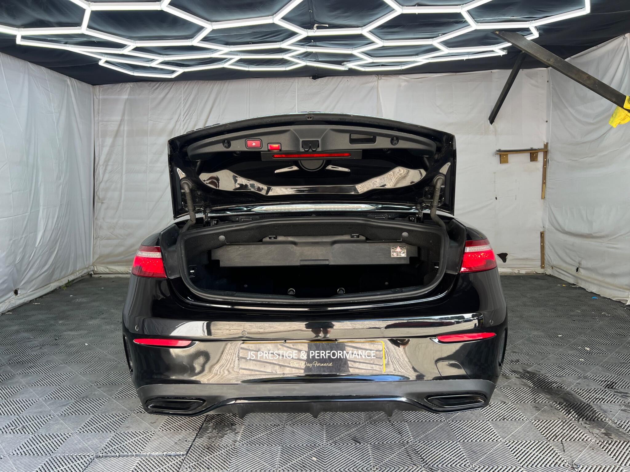 Mercedes-Benz E Class view 56