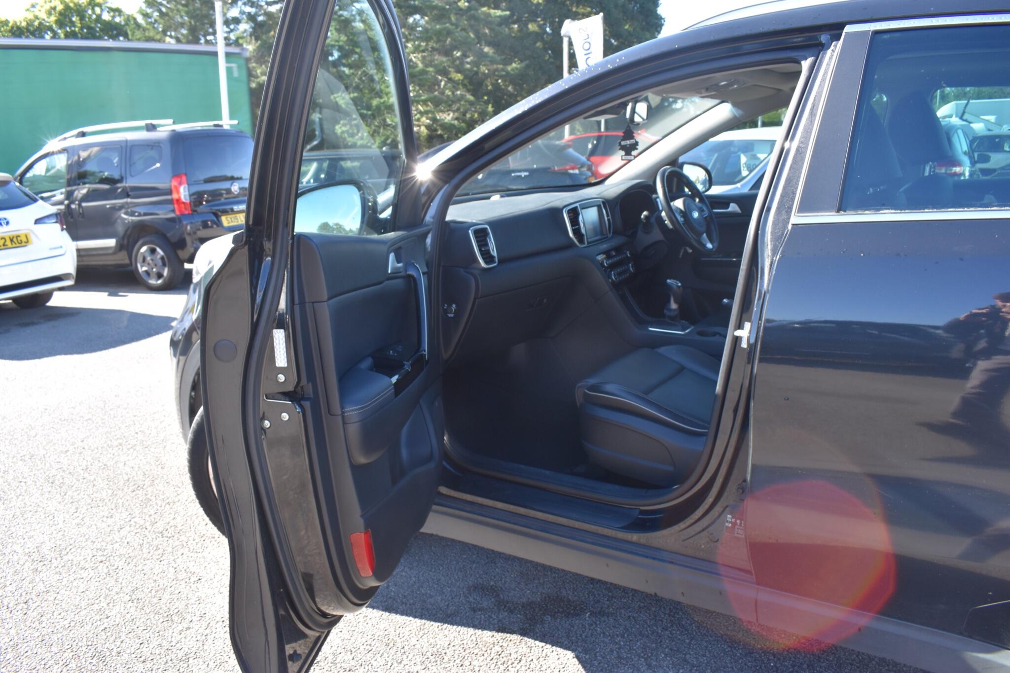 Sportage - 1.7 CRDi 3 Euro 6 (s/s) 5dr - Image 5