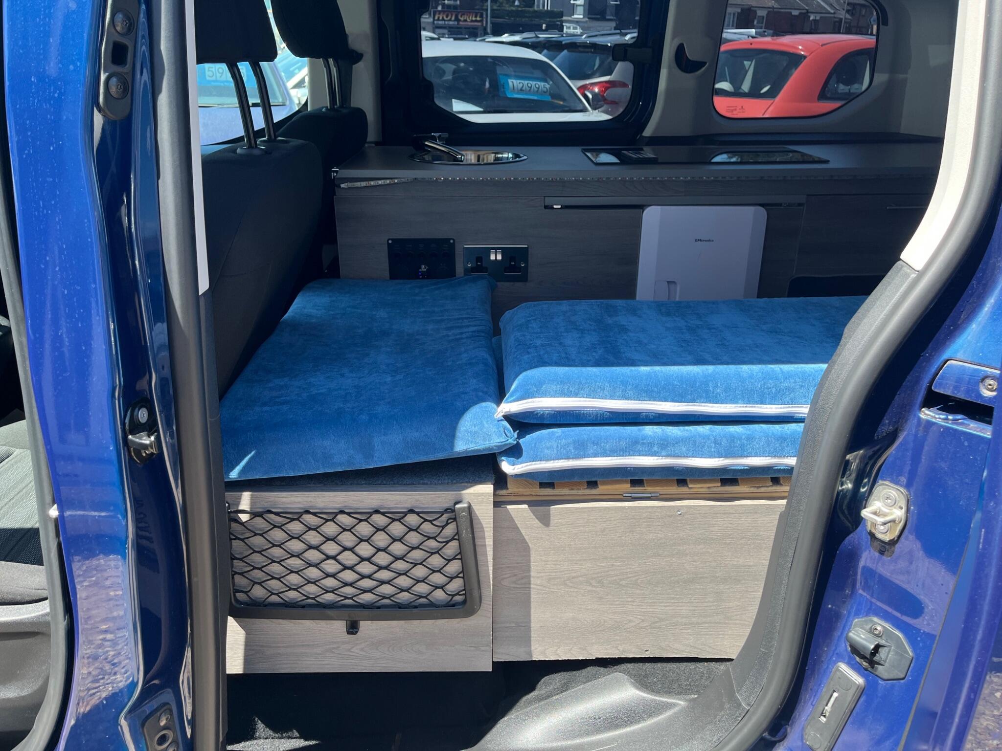 Vauxhall Combo Life view 13