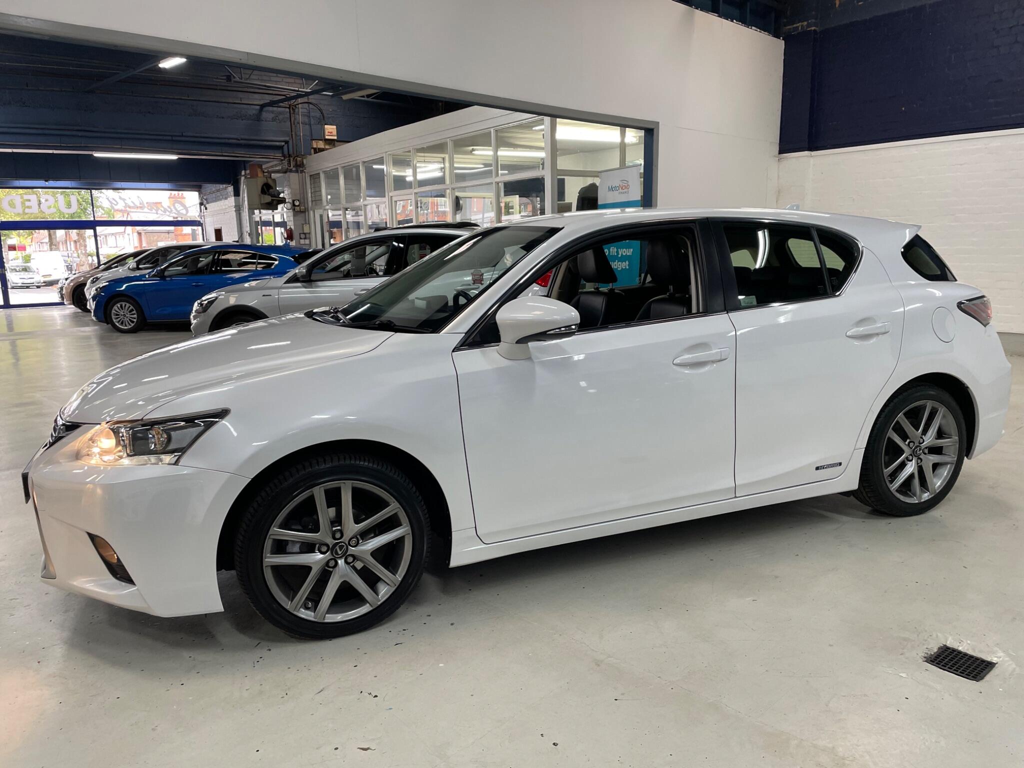 Lexus CT view 5