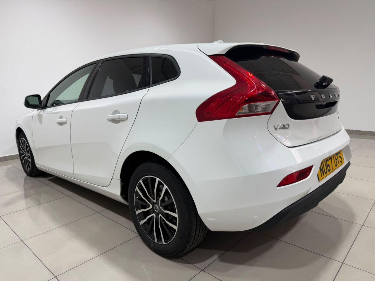 Volvo V40 view 9