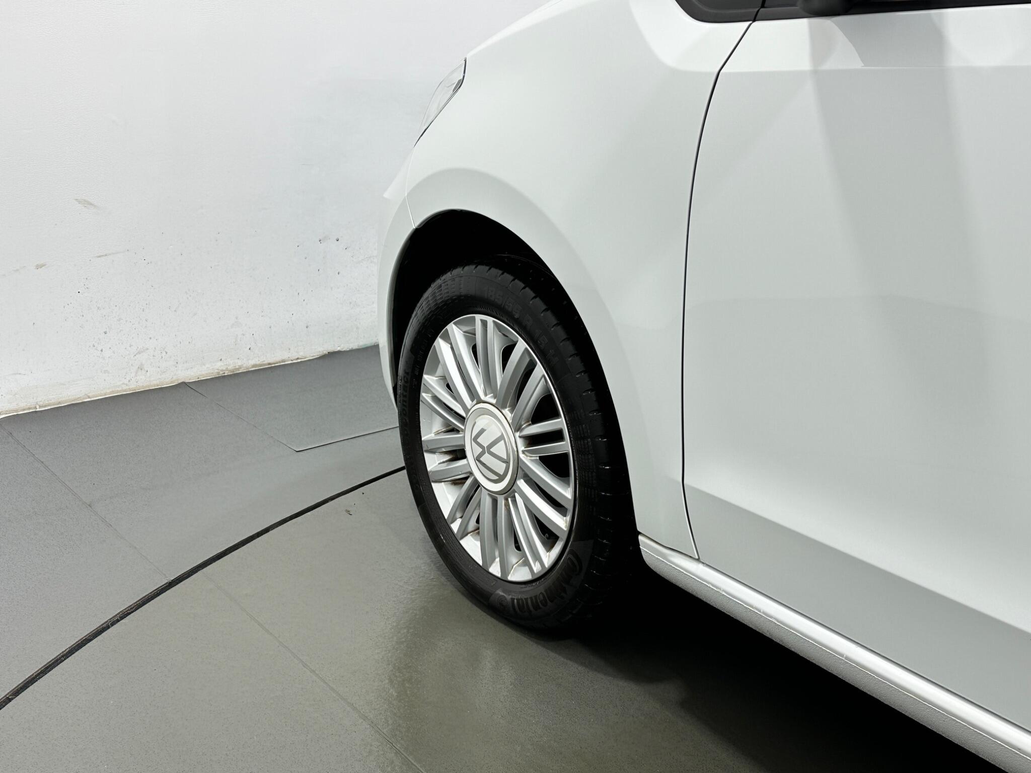 Volkswagen Up! view 46