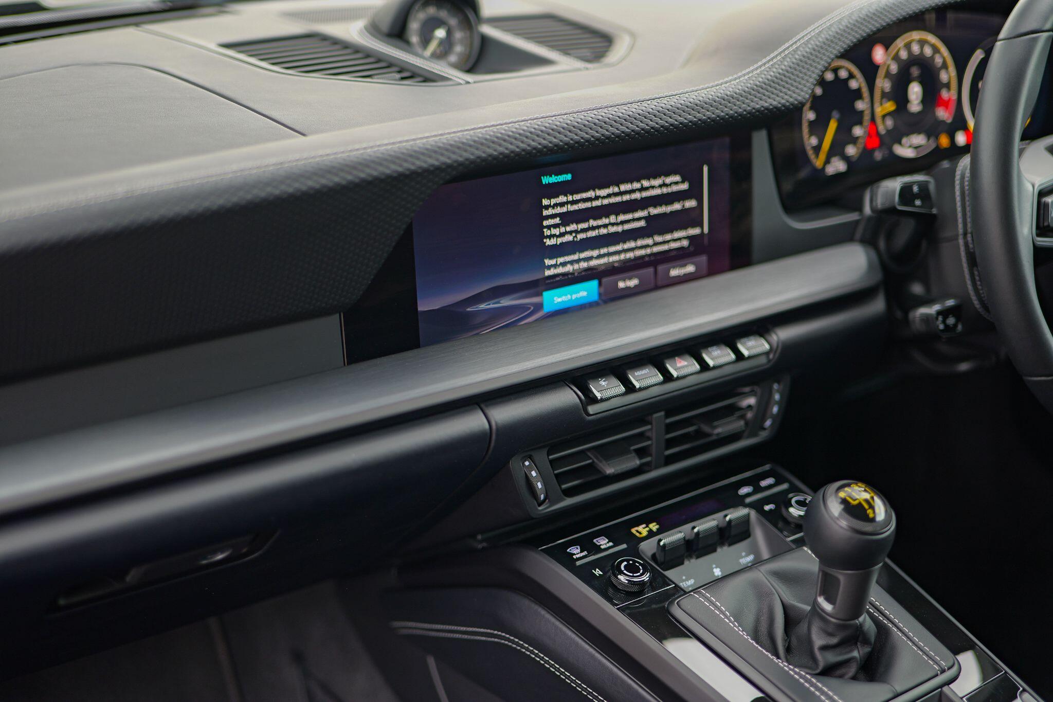 Porsche 911 view 15