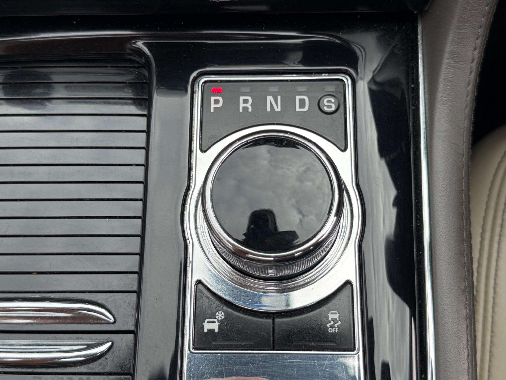 Jaguar XJ - Image 73