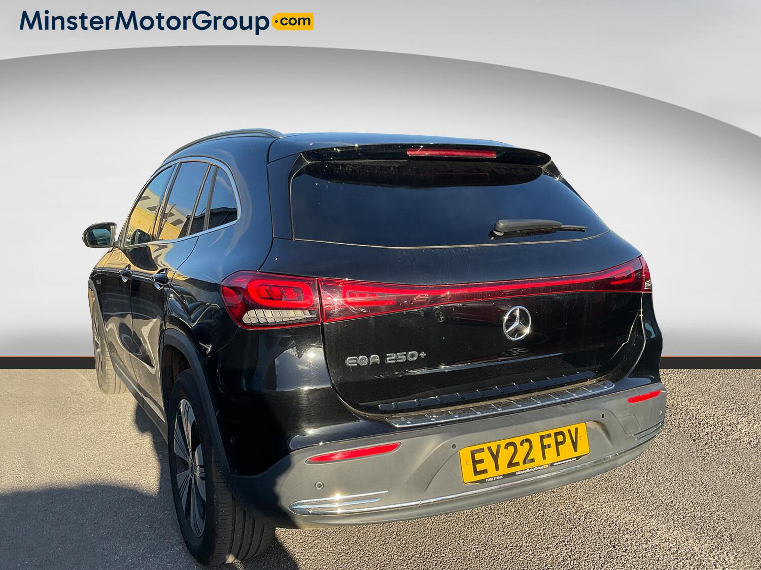 Mercedes-Benz EQA view 4