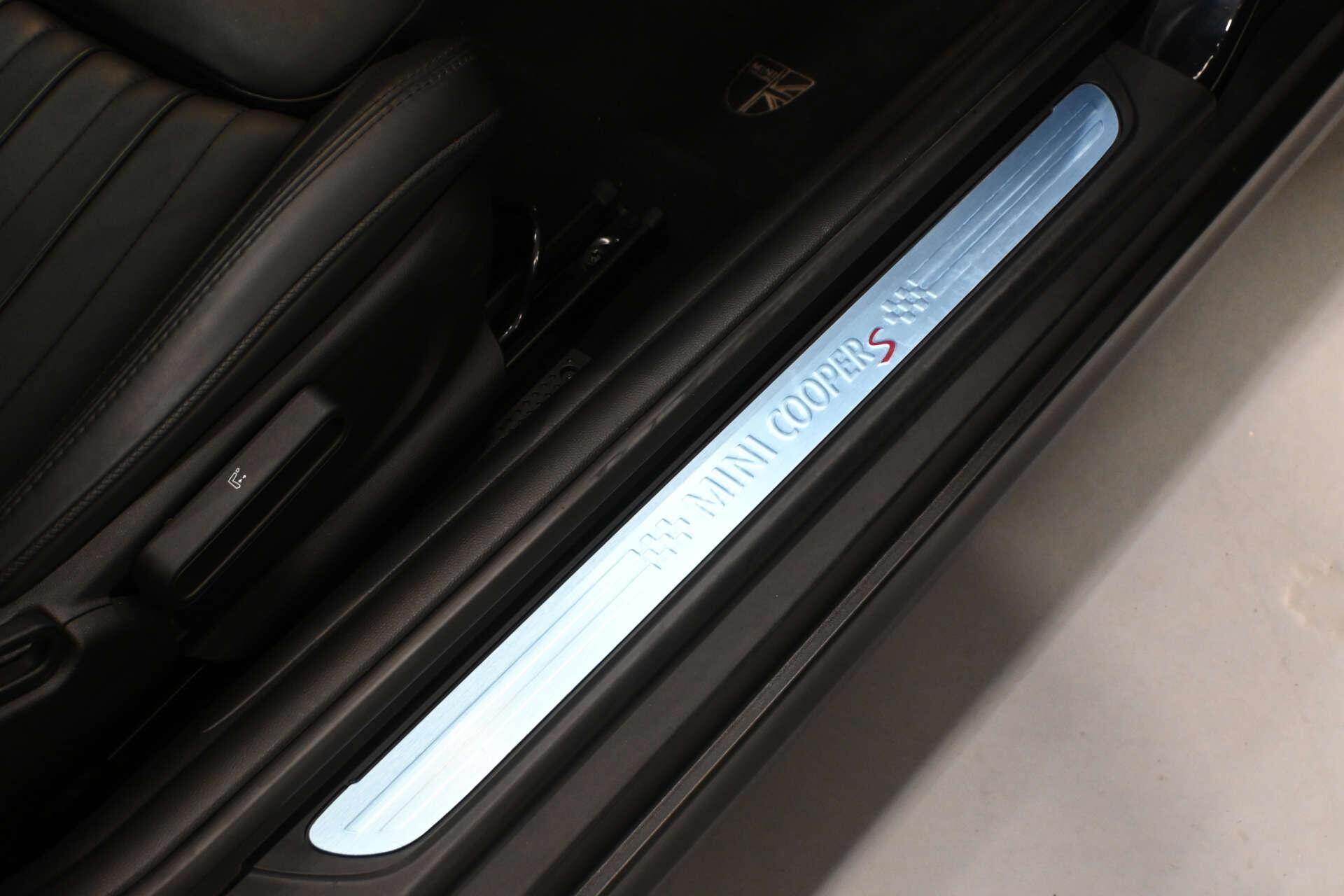 Mini Hatch view 54