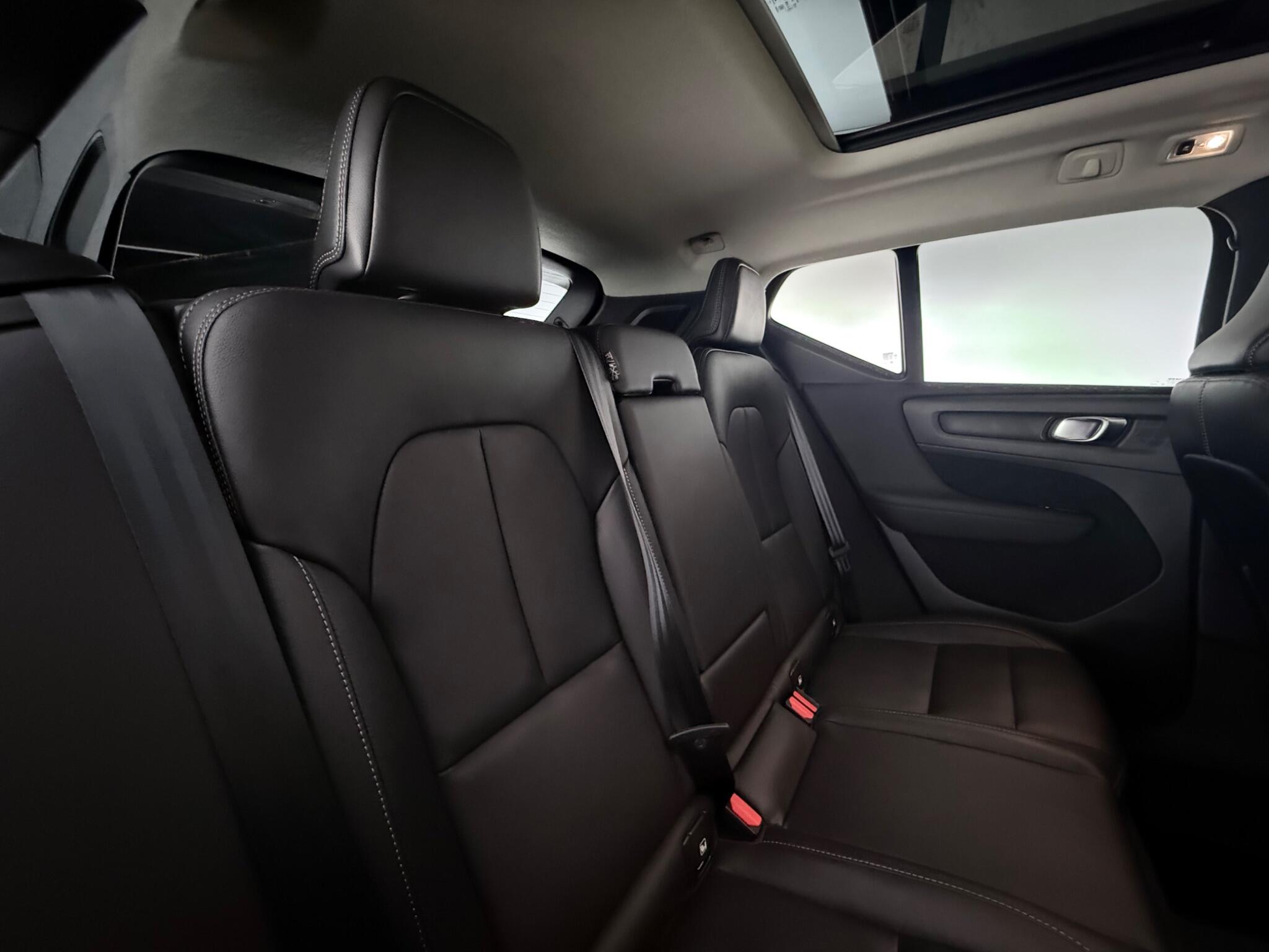 Volvo XC40 view 31