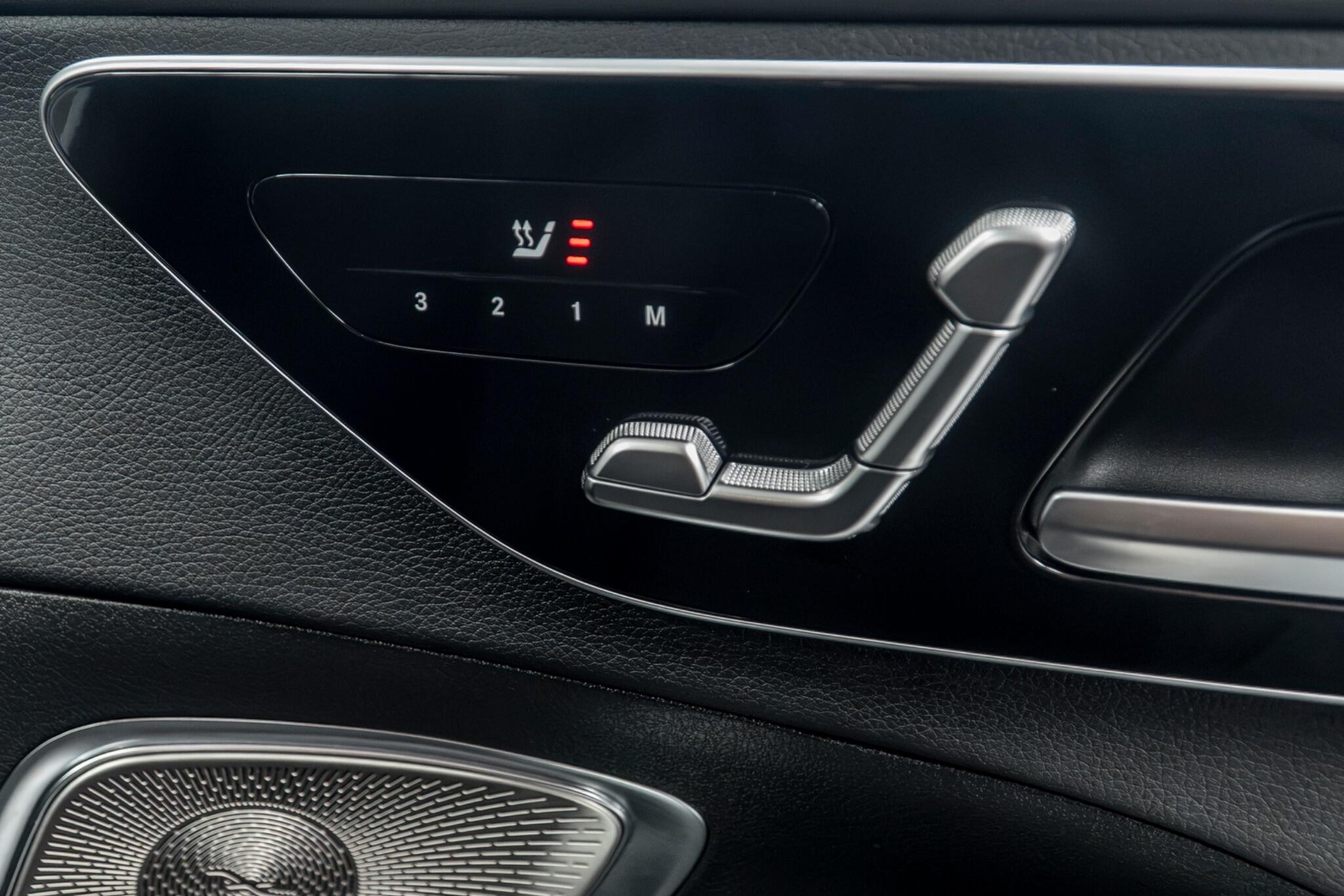 Mercedes-Benz C-Class view 34