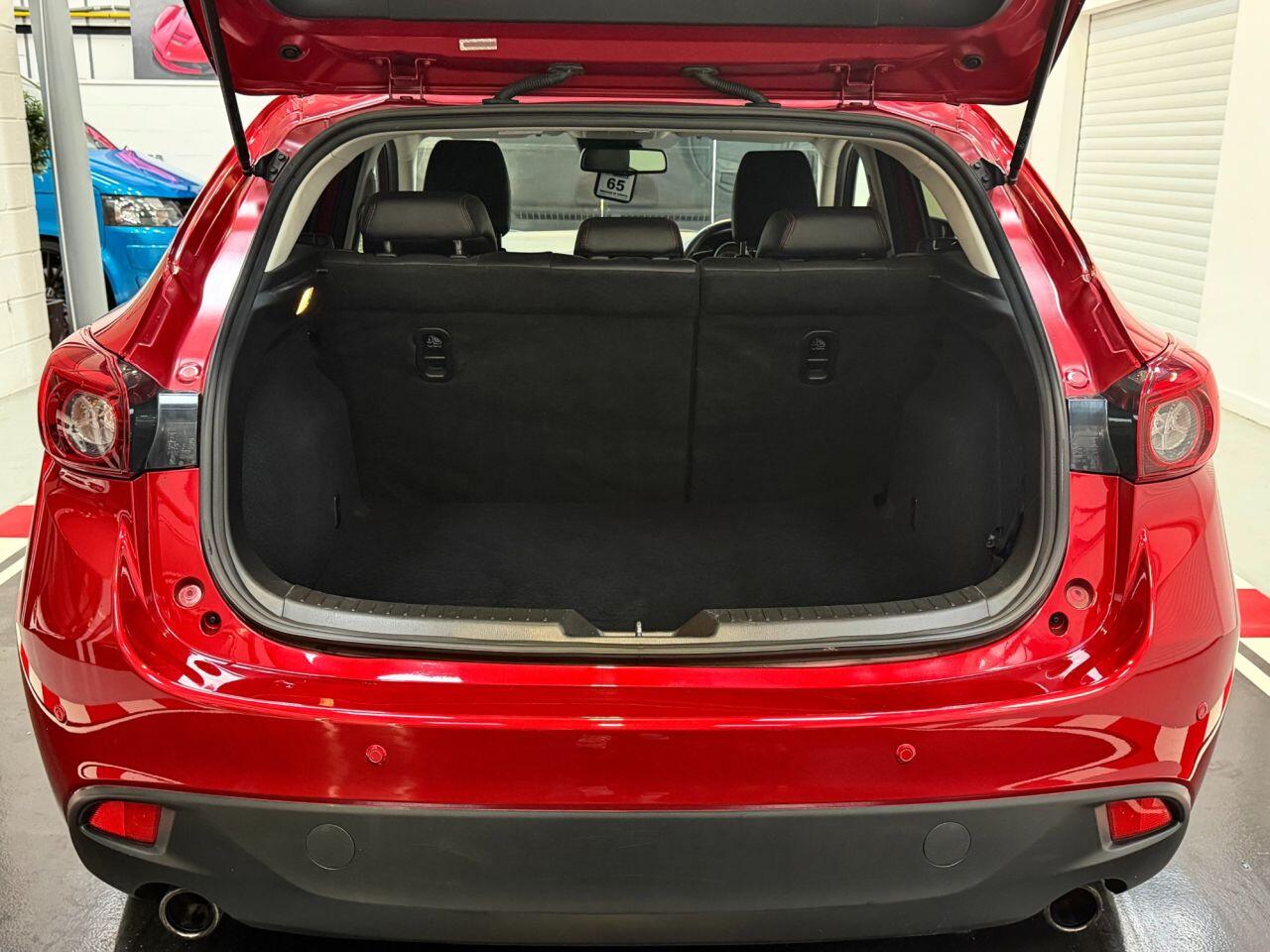 Mazda Mazda3 view 15