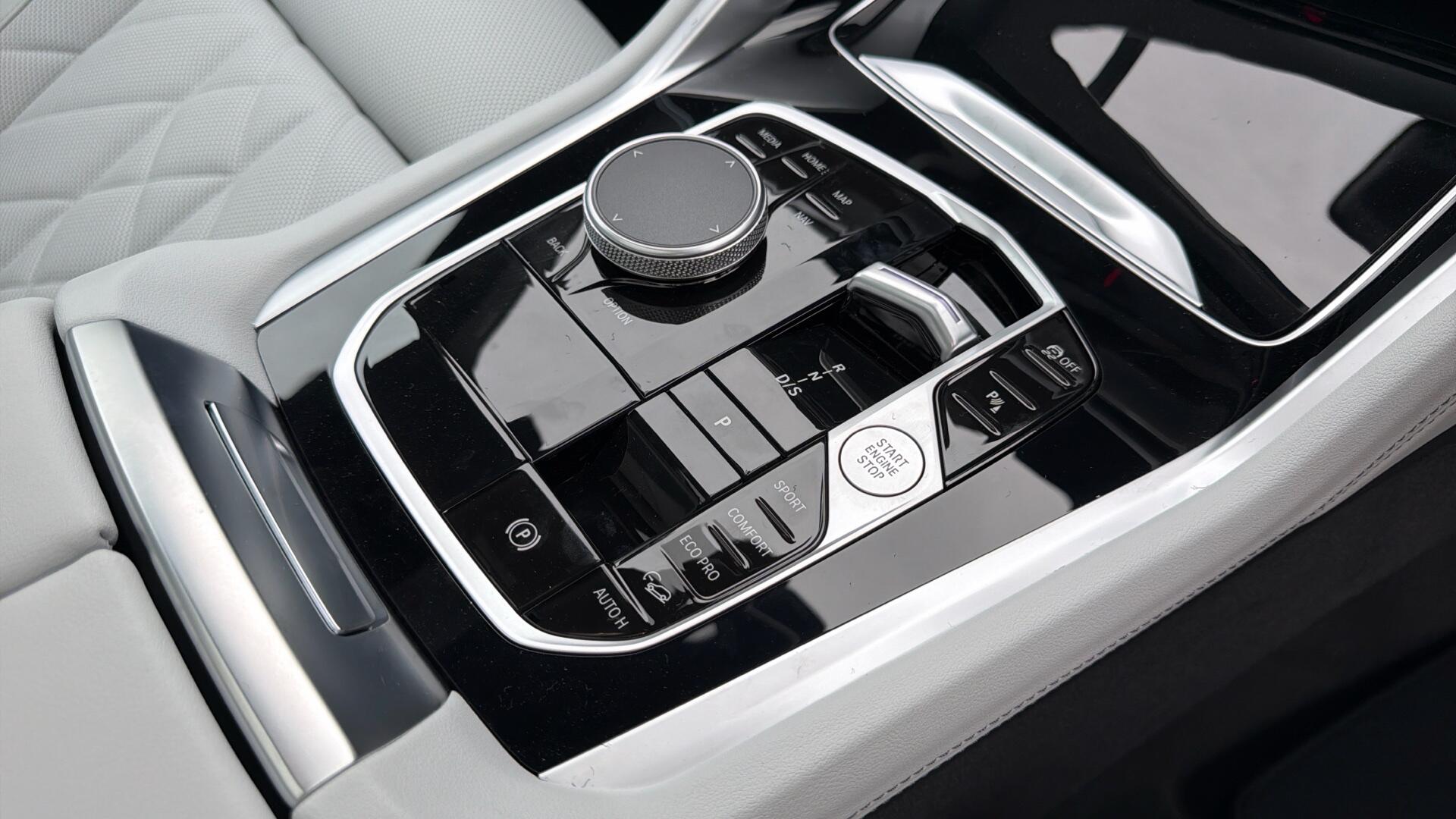 BMW X6 view 19