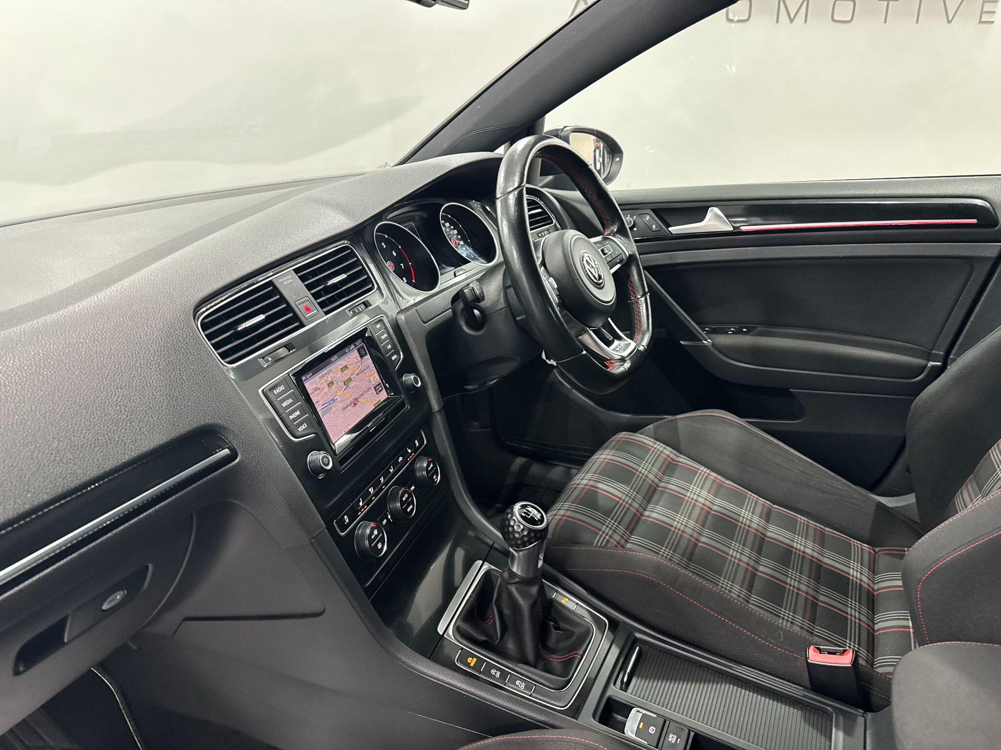 Volkswagen Golf view 35
