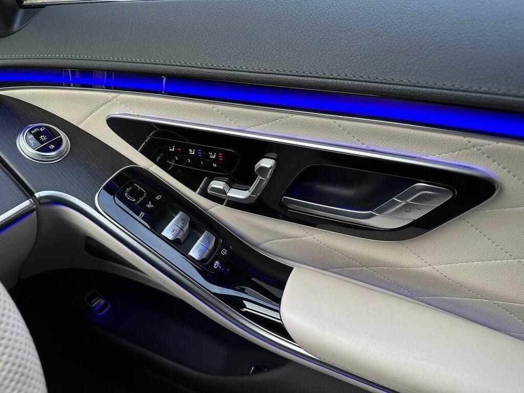 Mercedes-Benz S-Class view 39