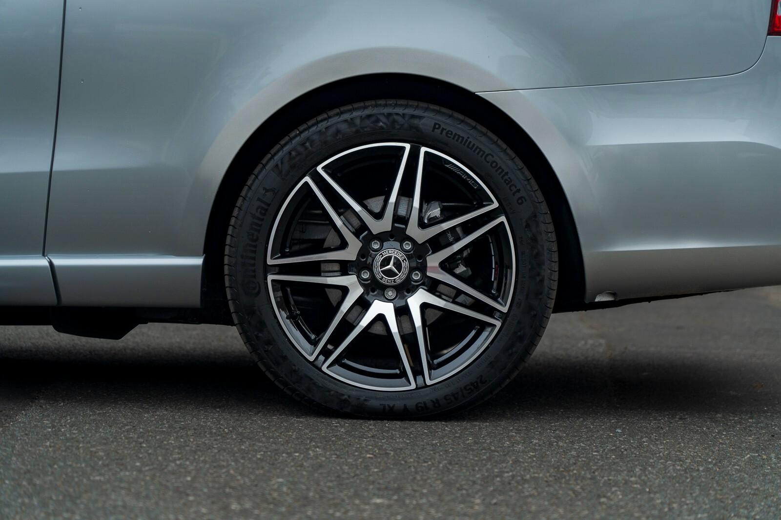 Mercedes-Benz V-Class view 36