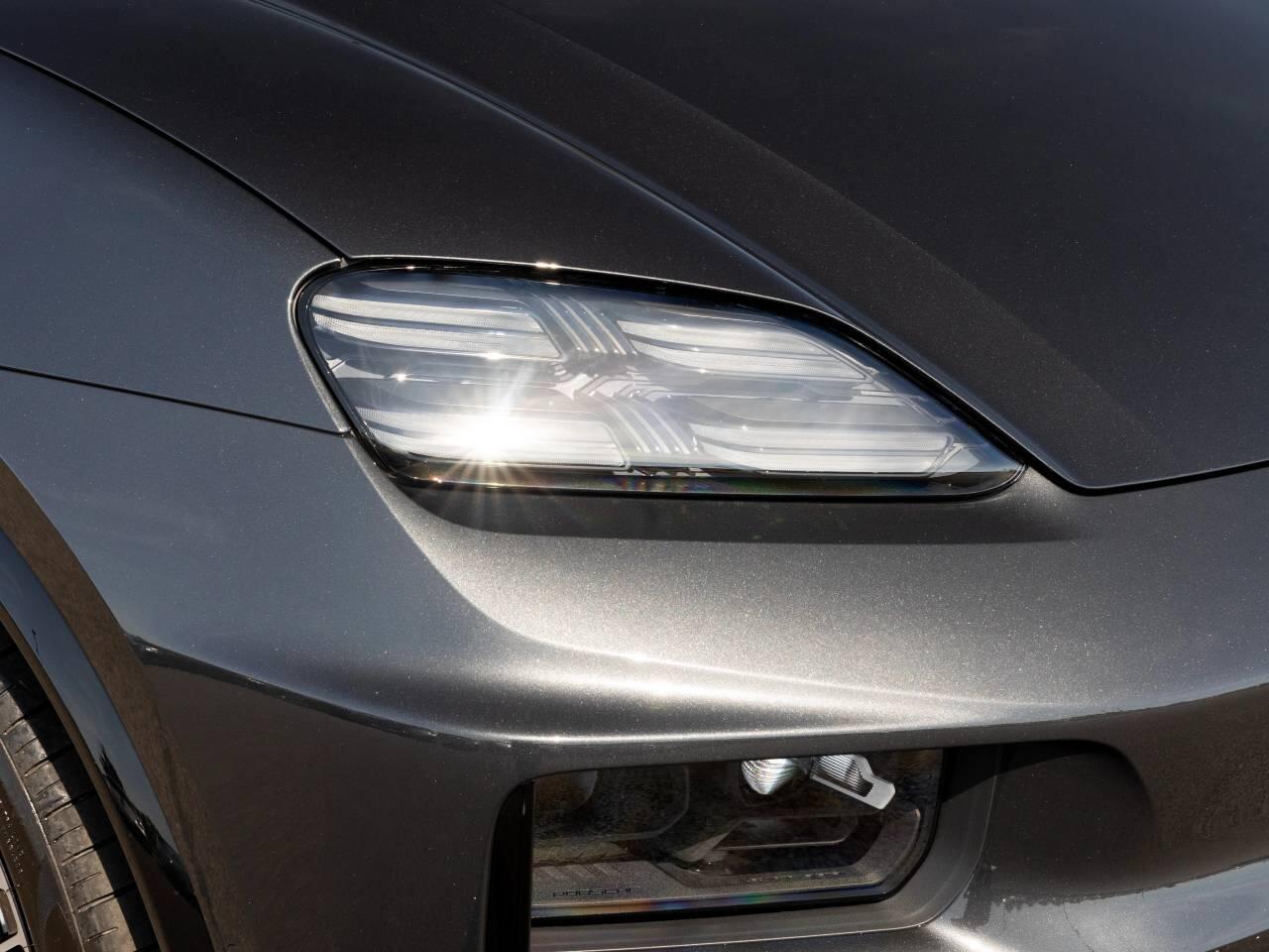 Porsche Macan view 31