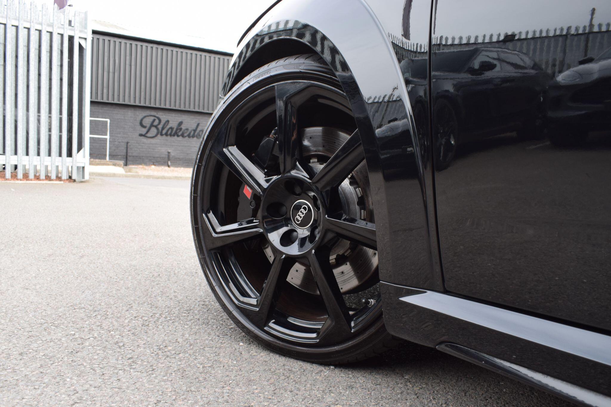 Audi TT RS view 35