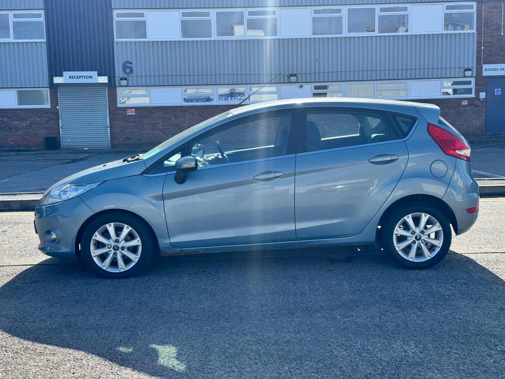 Ford Fiesta view 13