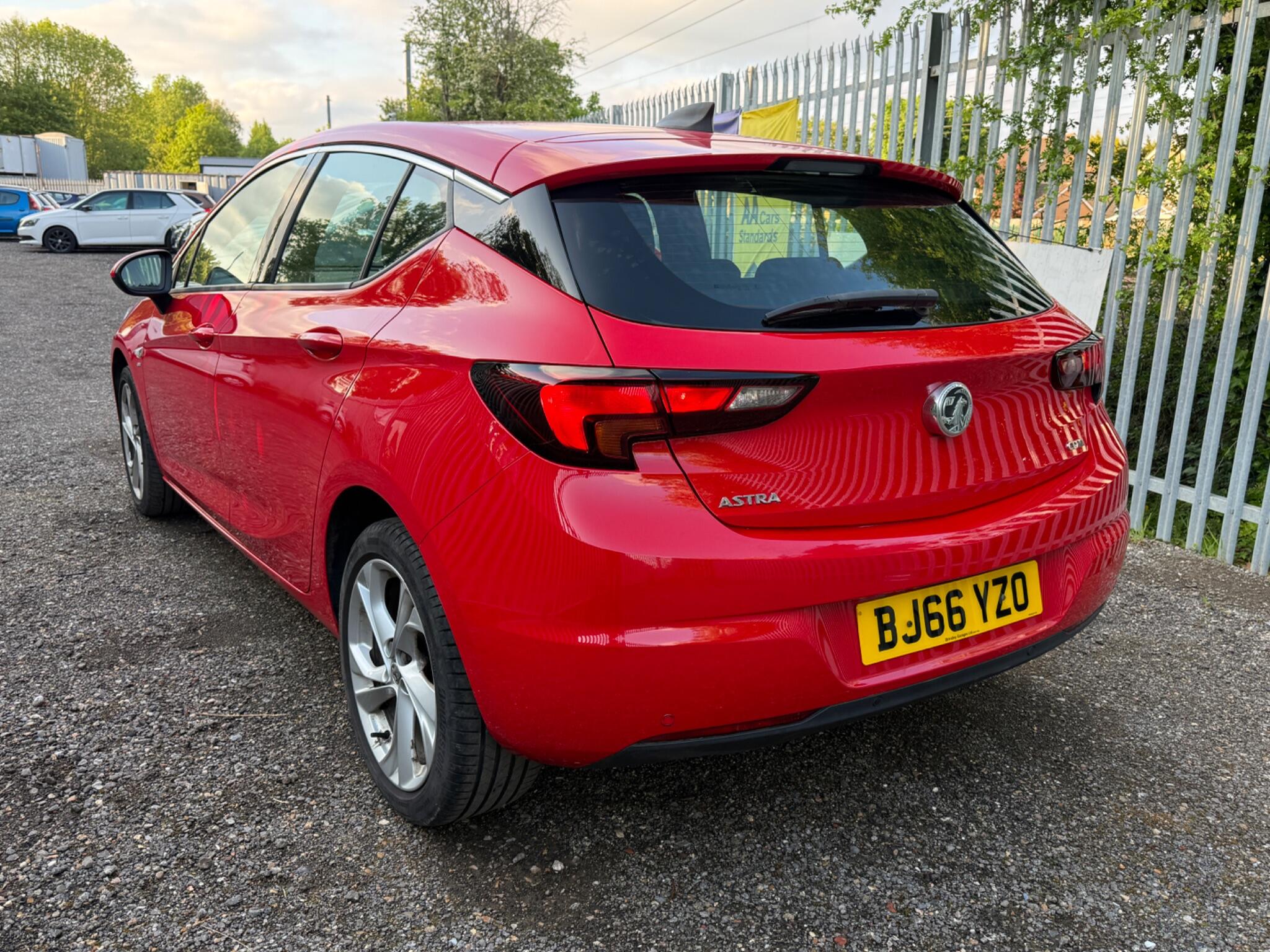 2017 Vauxhall Astra image 9
