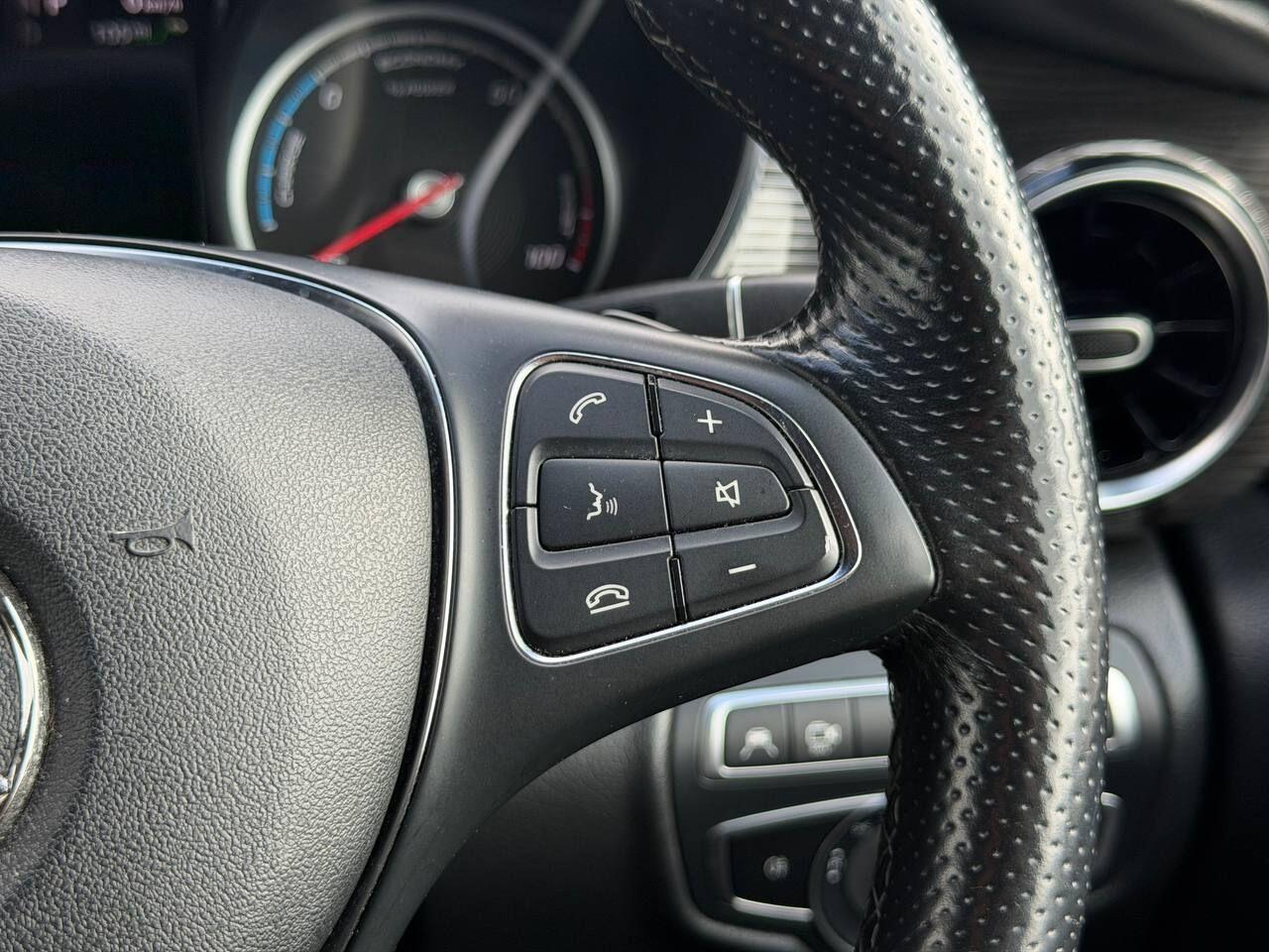Mercedes-Benz Eqv view 35