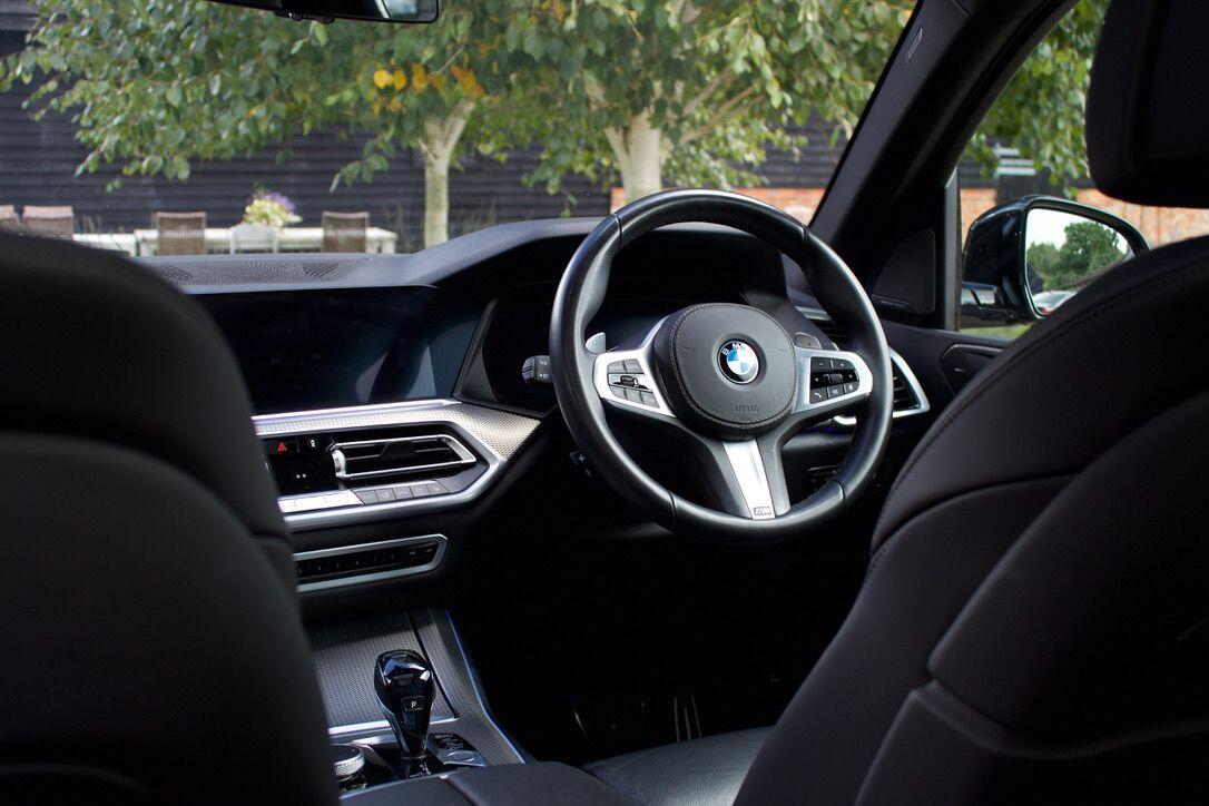 BMW X5 view 11