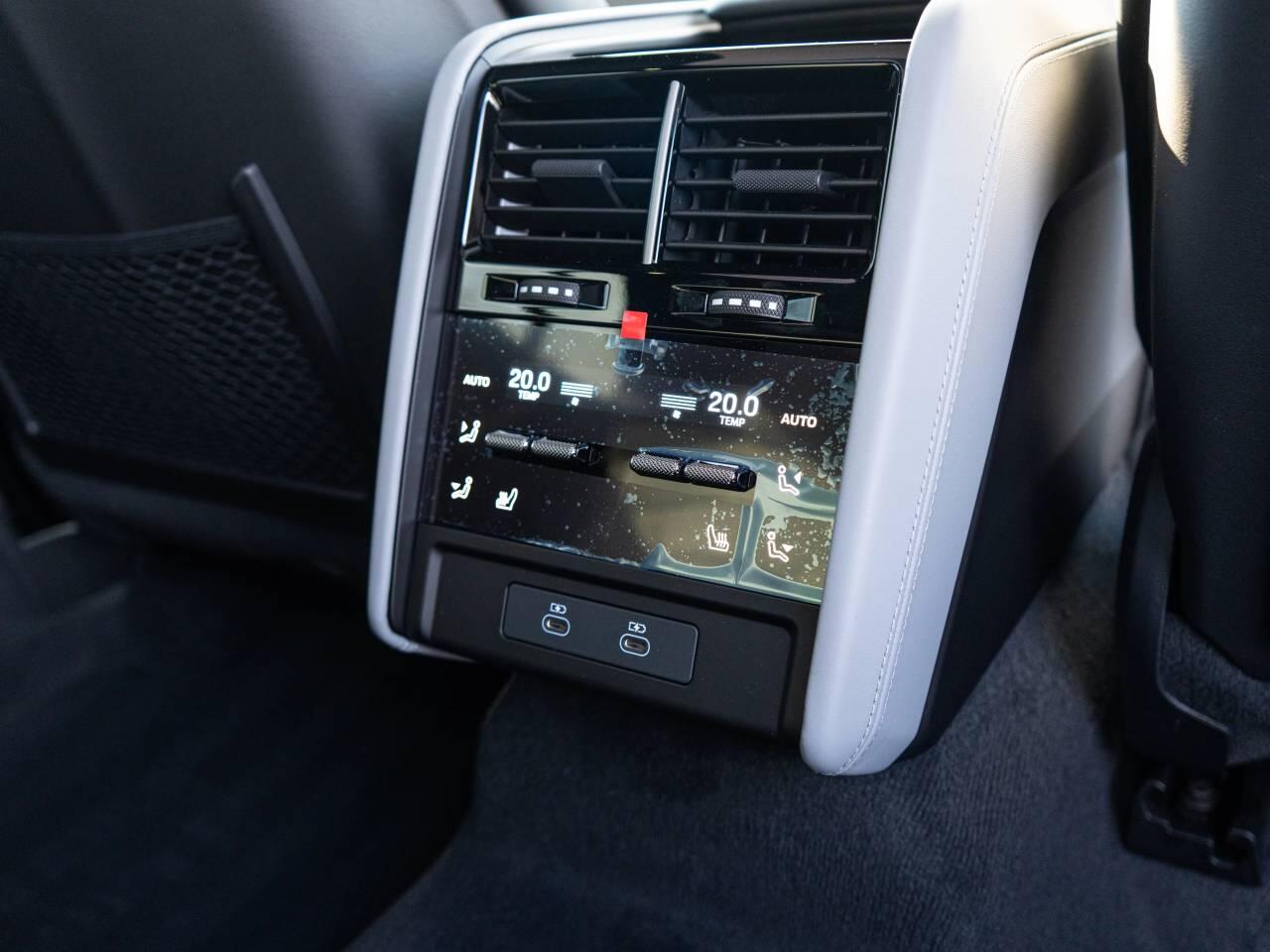 Porsche Cayenne view 43