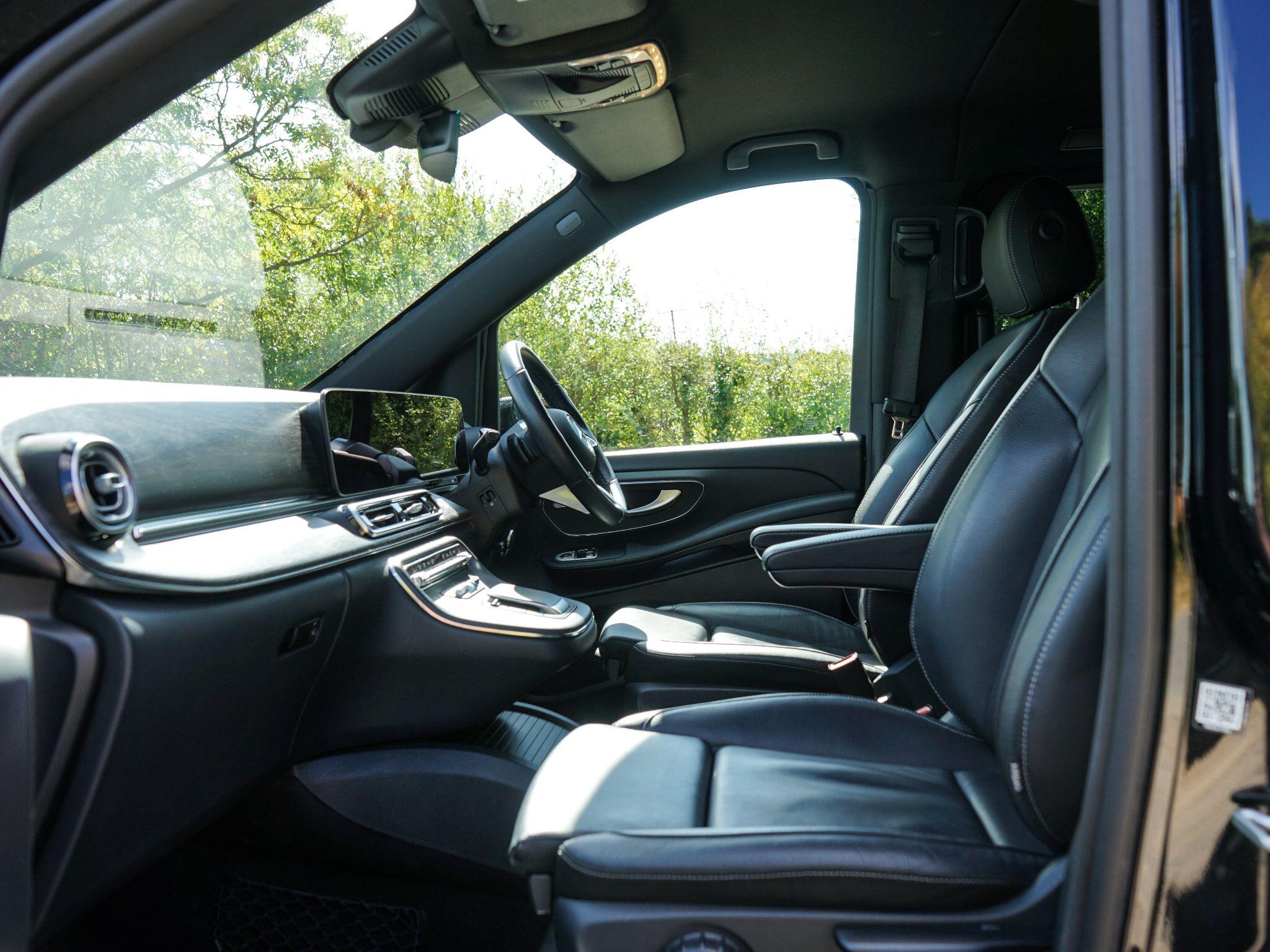 Mercedes-Benz V Class view 3