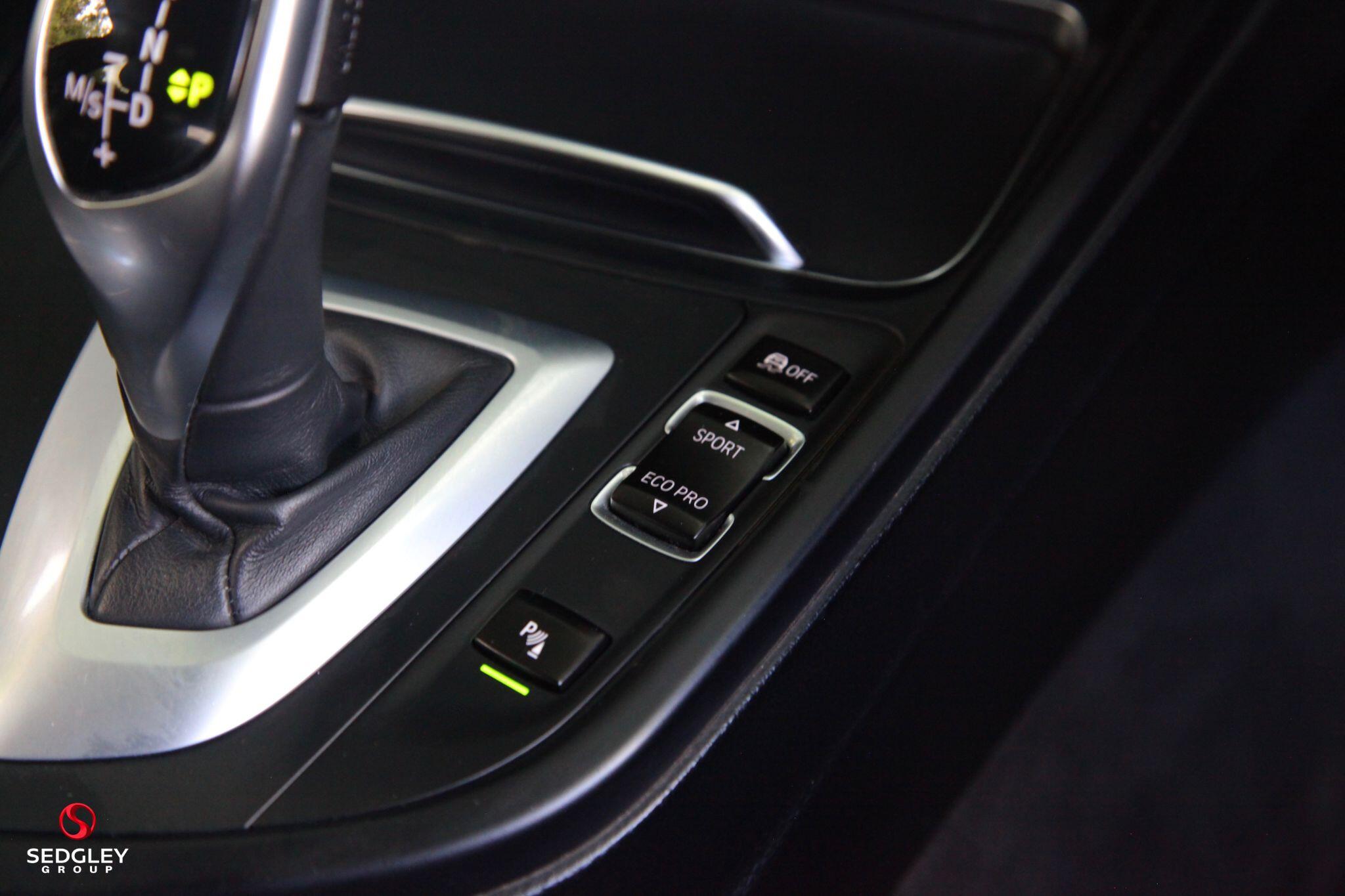 BMW 3 Series view 22