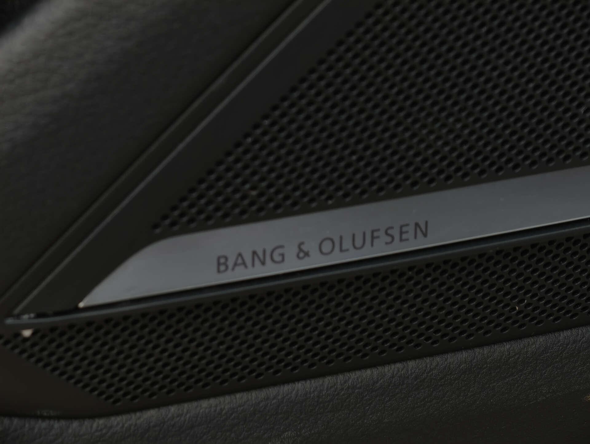 Audi S6 Avant view 27