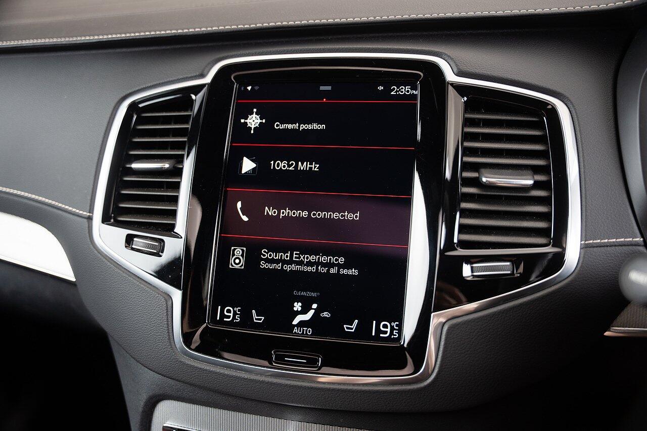 Volvo XC90 view 47