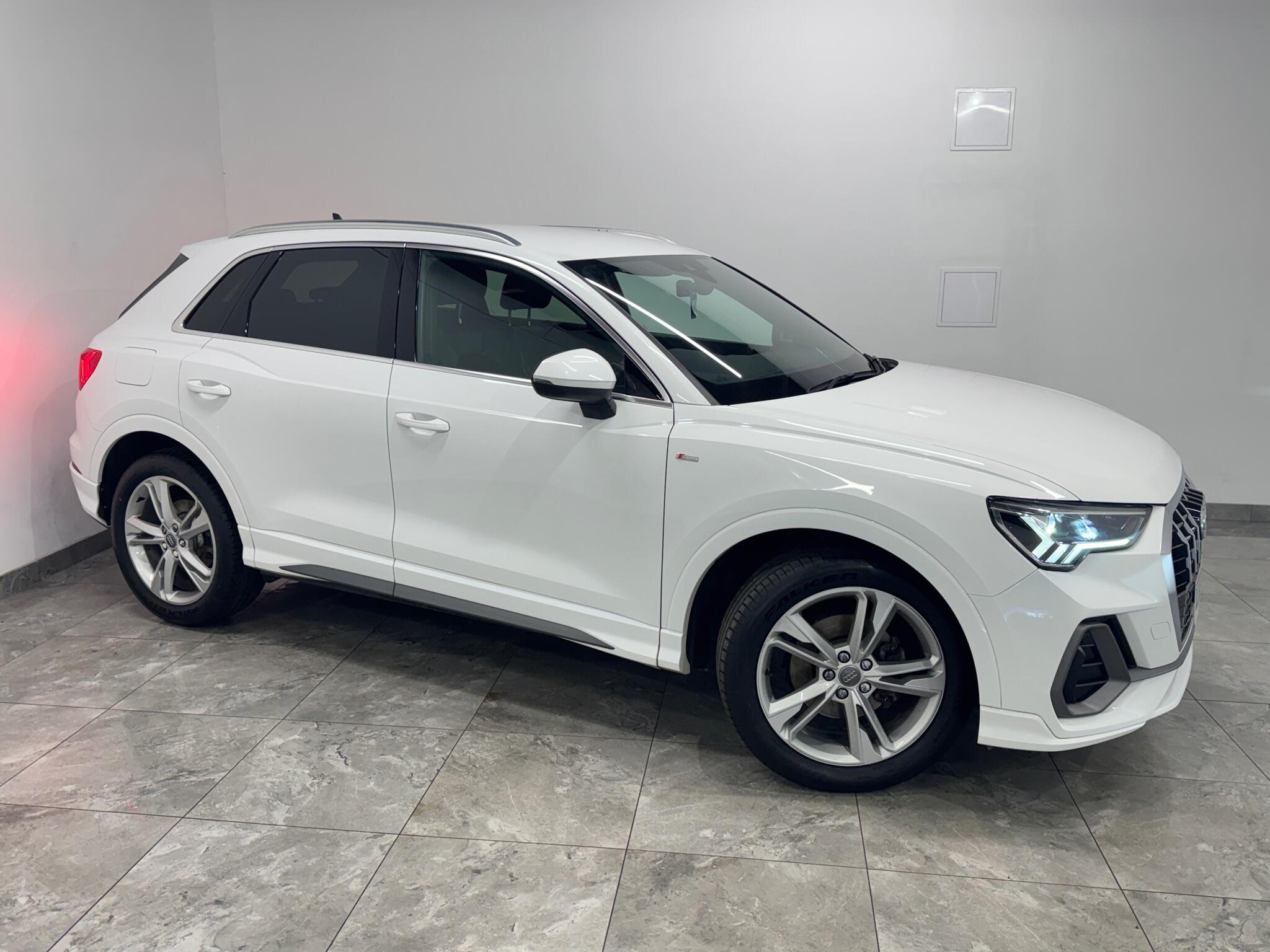 Audi Q3 view 2
