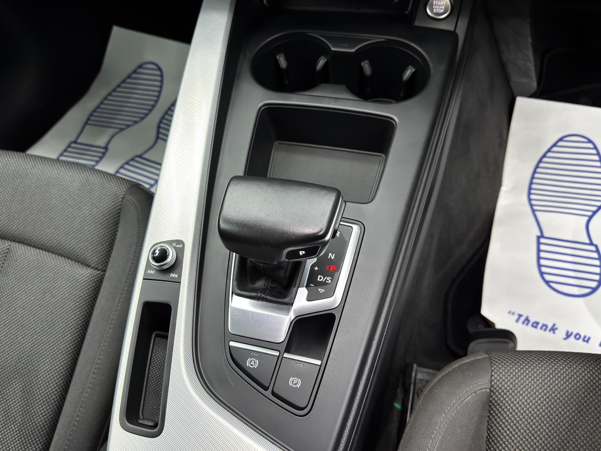 Audi A4 view 24