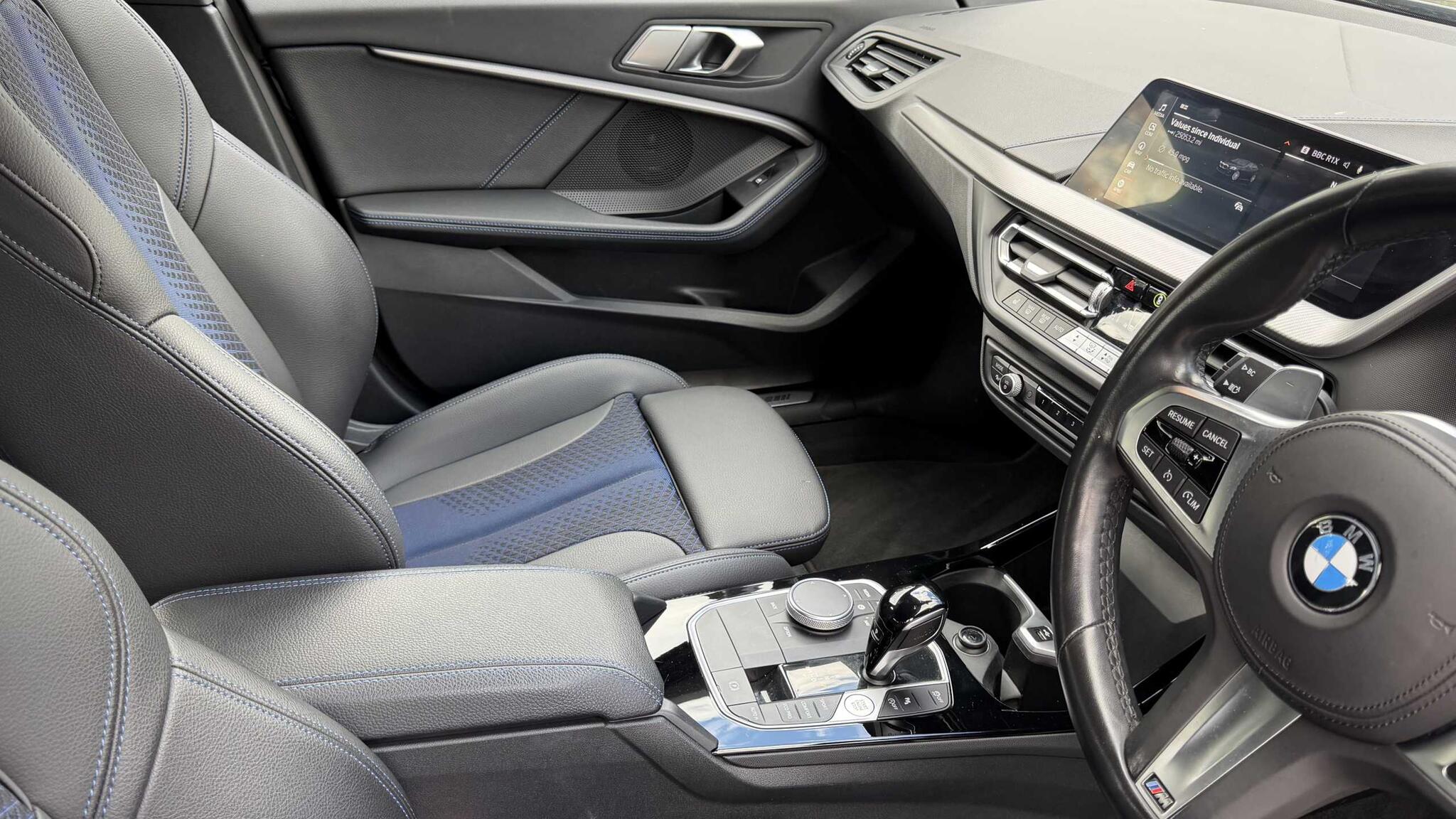 BMW 1 Series view 33