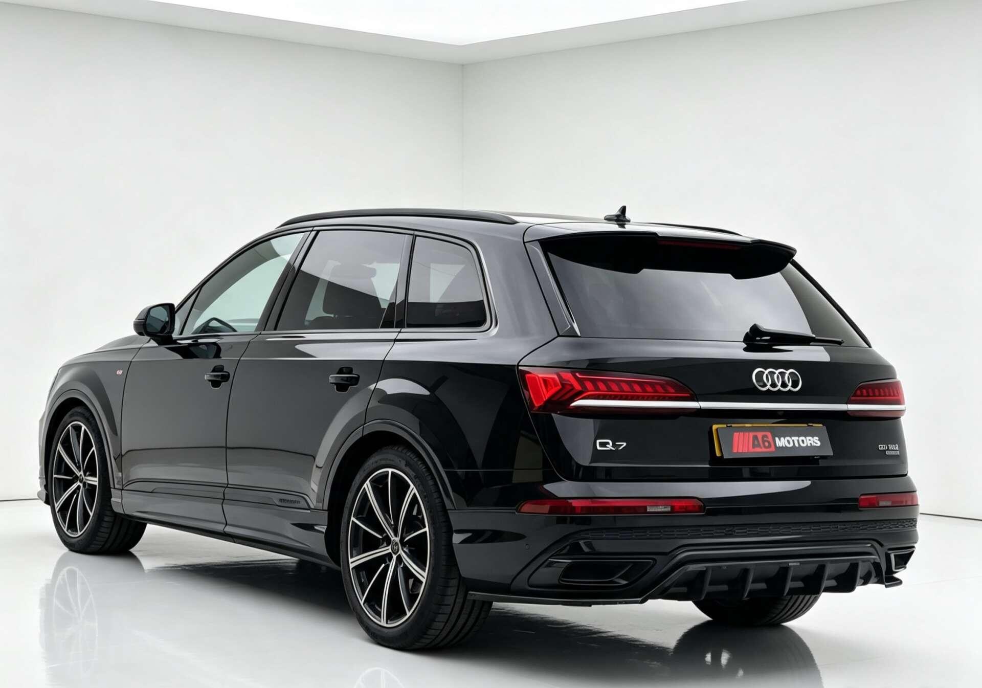 Audi Q7 view 7