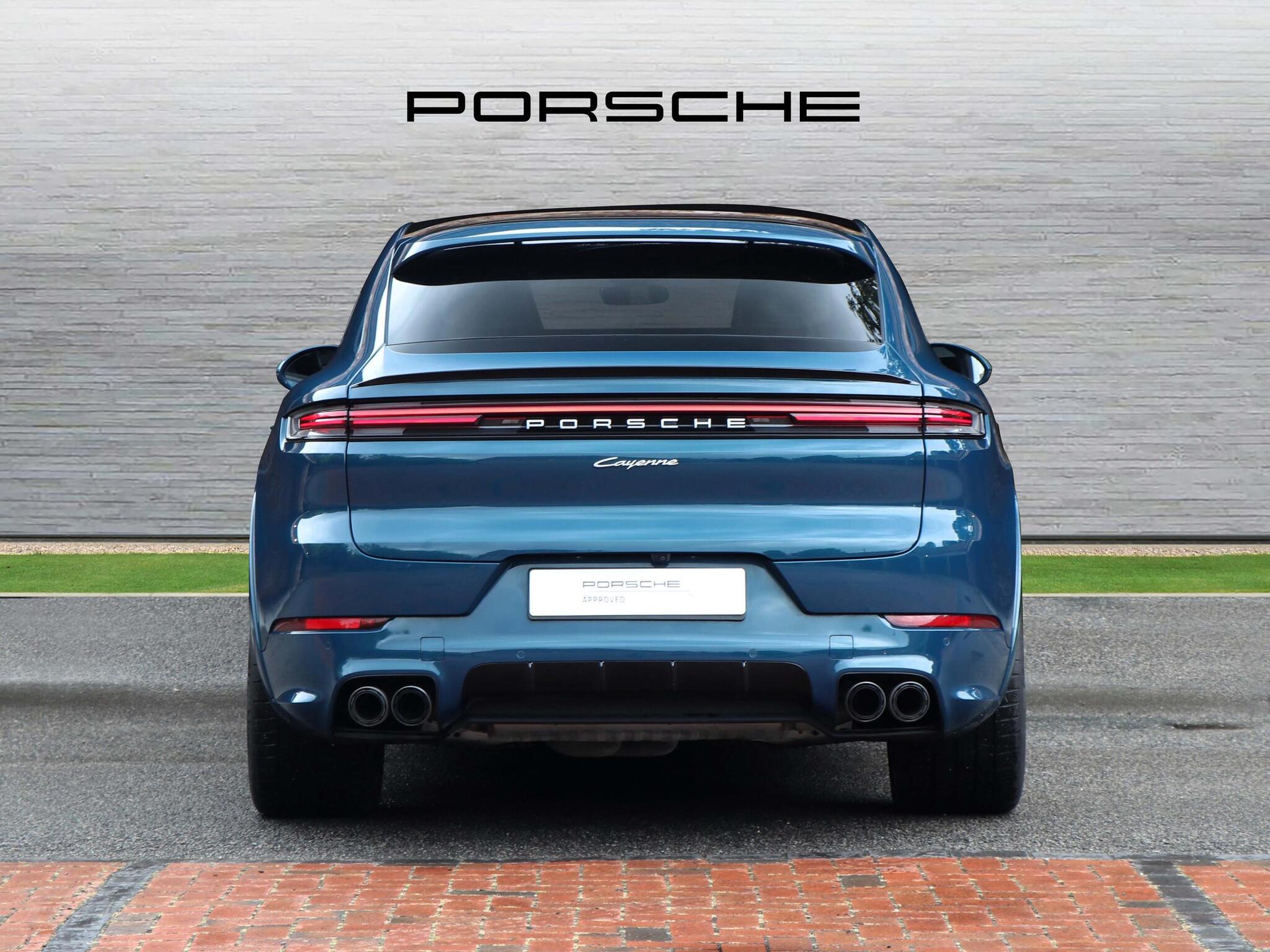 Porsche Cayenne view 8
