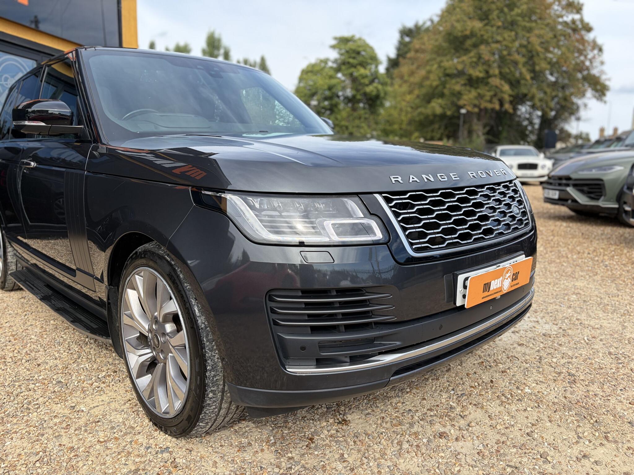 Land Rover Range Rover view 2