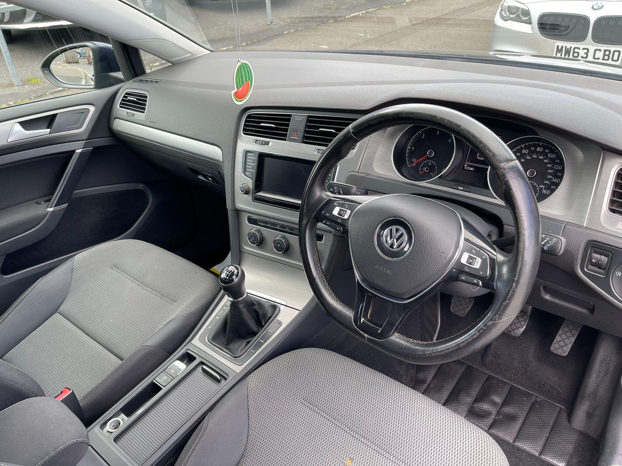 Volkswagen Golf view 23