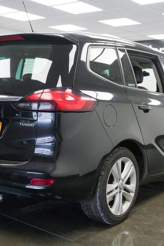Vauxhall Zafira Tourer view 4
