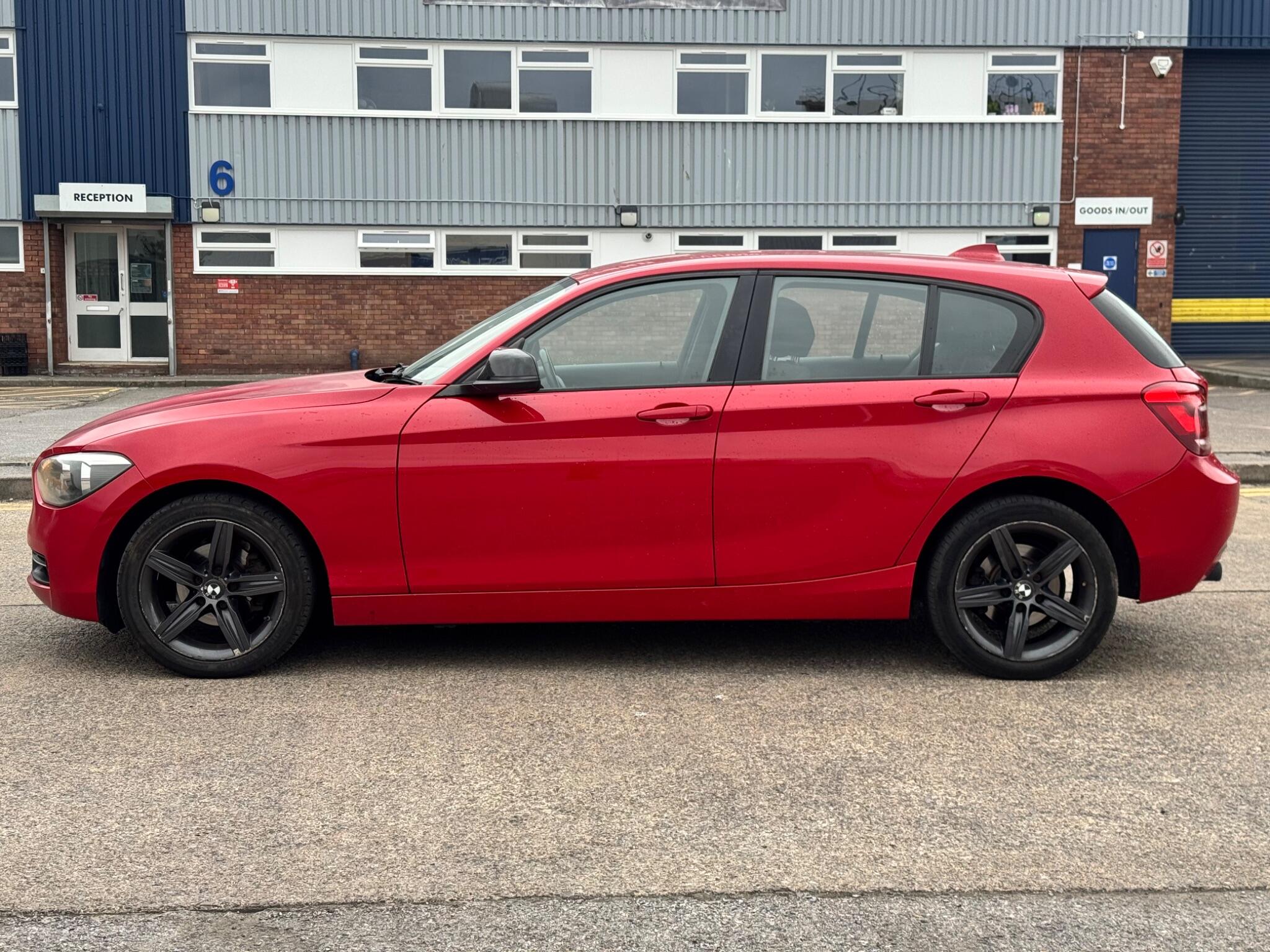 BMW 1 Series view 10