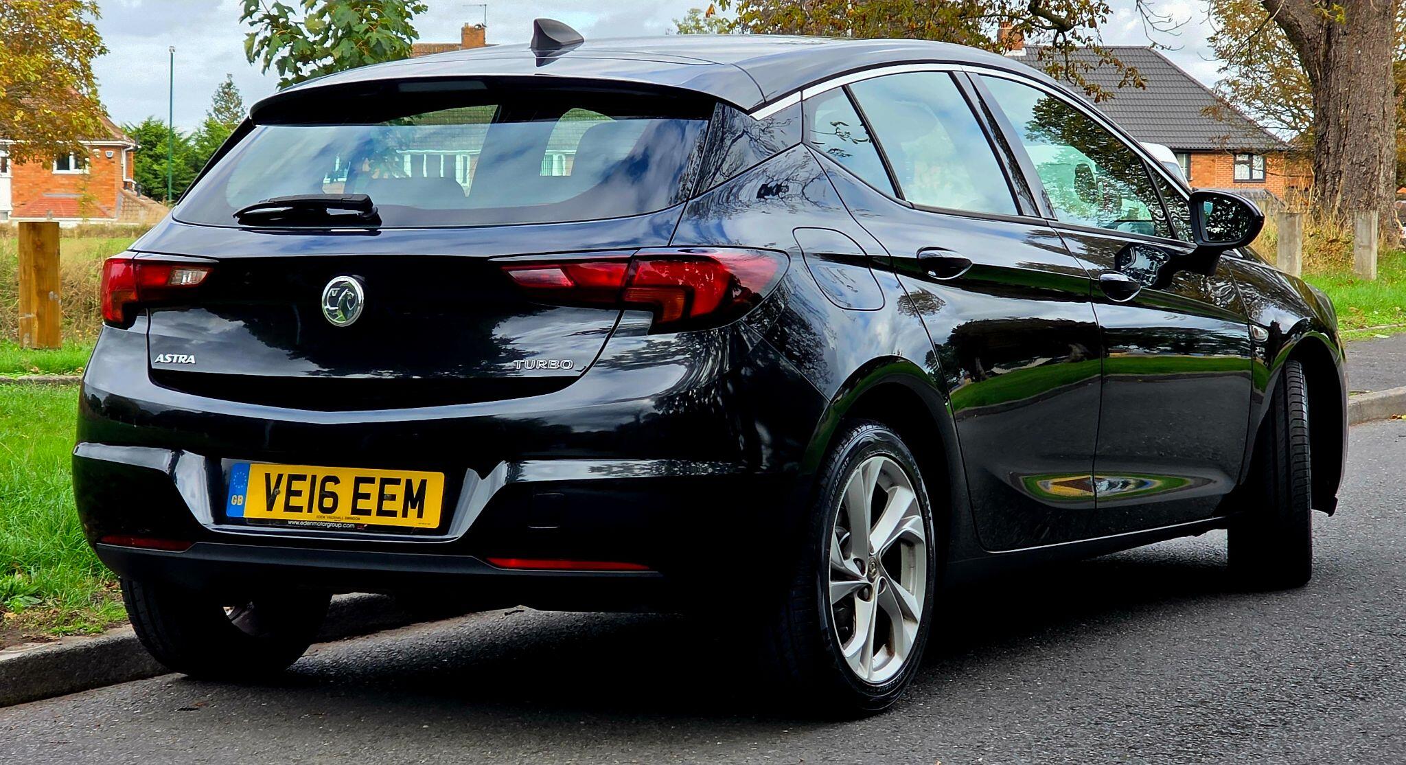 Vauxhall Astra view 13