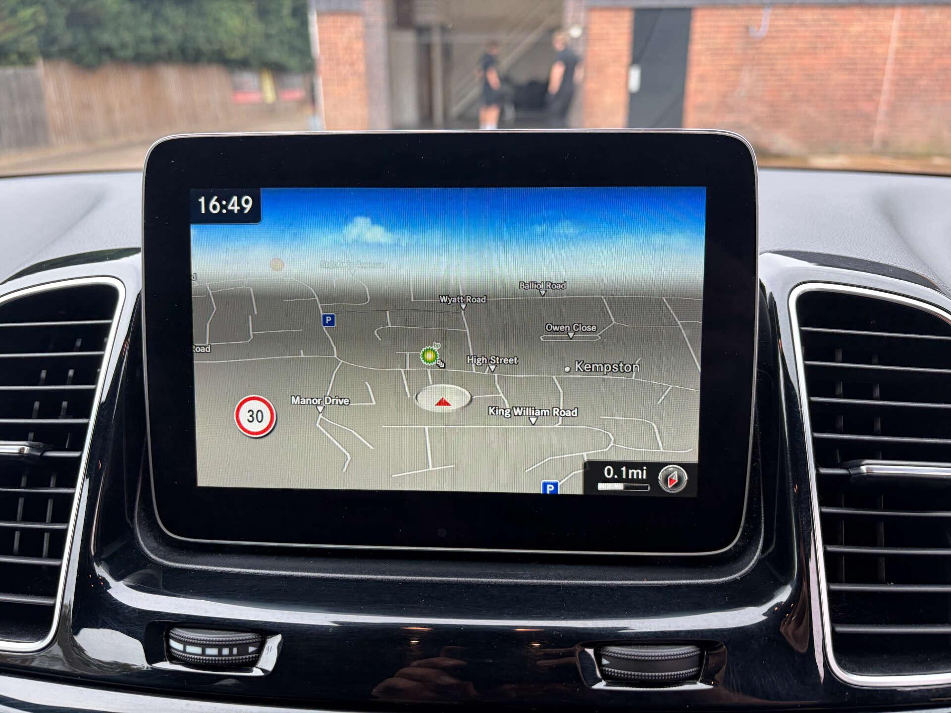 Mercedes-Benz Gle view 41