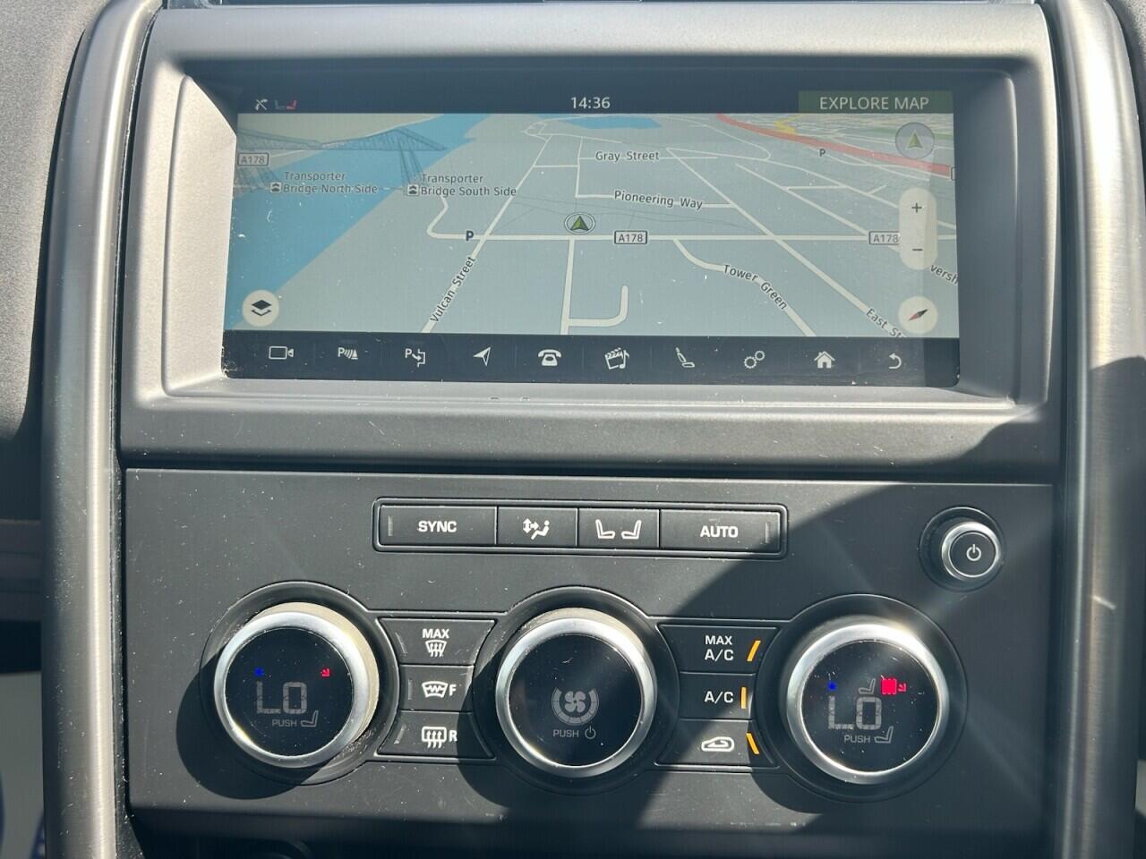 Land Rover Discovery view 40