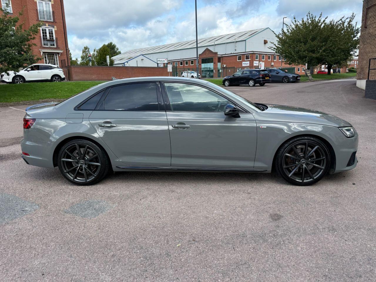 Audi A4 view 21